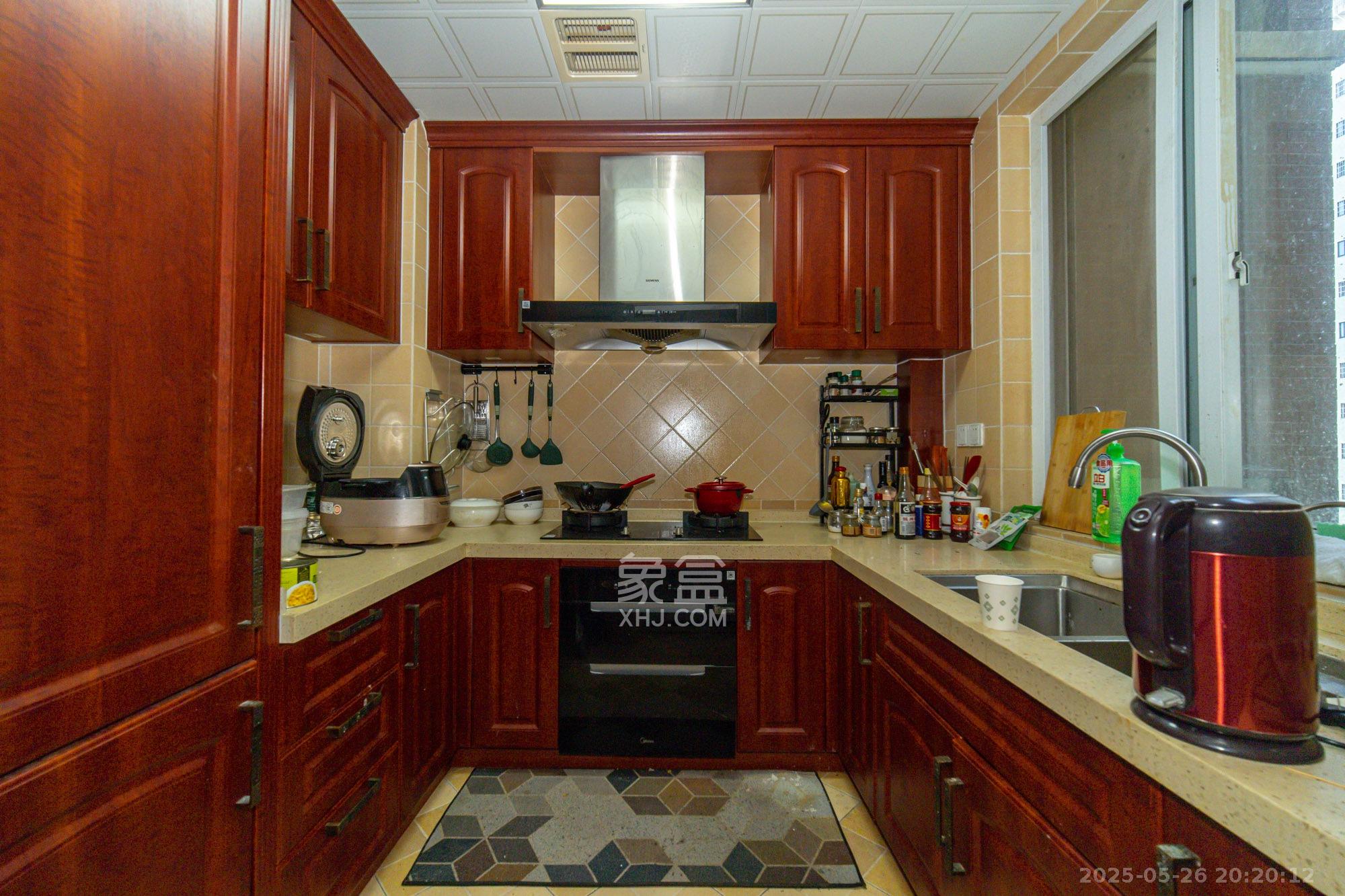 楚天世纪城东苑  3室2厅2卫    88.0万 楚天世纪城东苑  3室2厅2卫    88.0万厨房