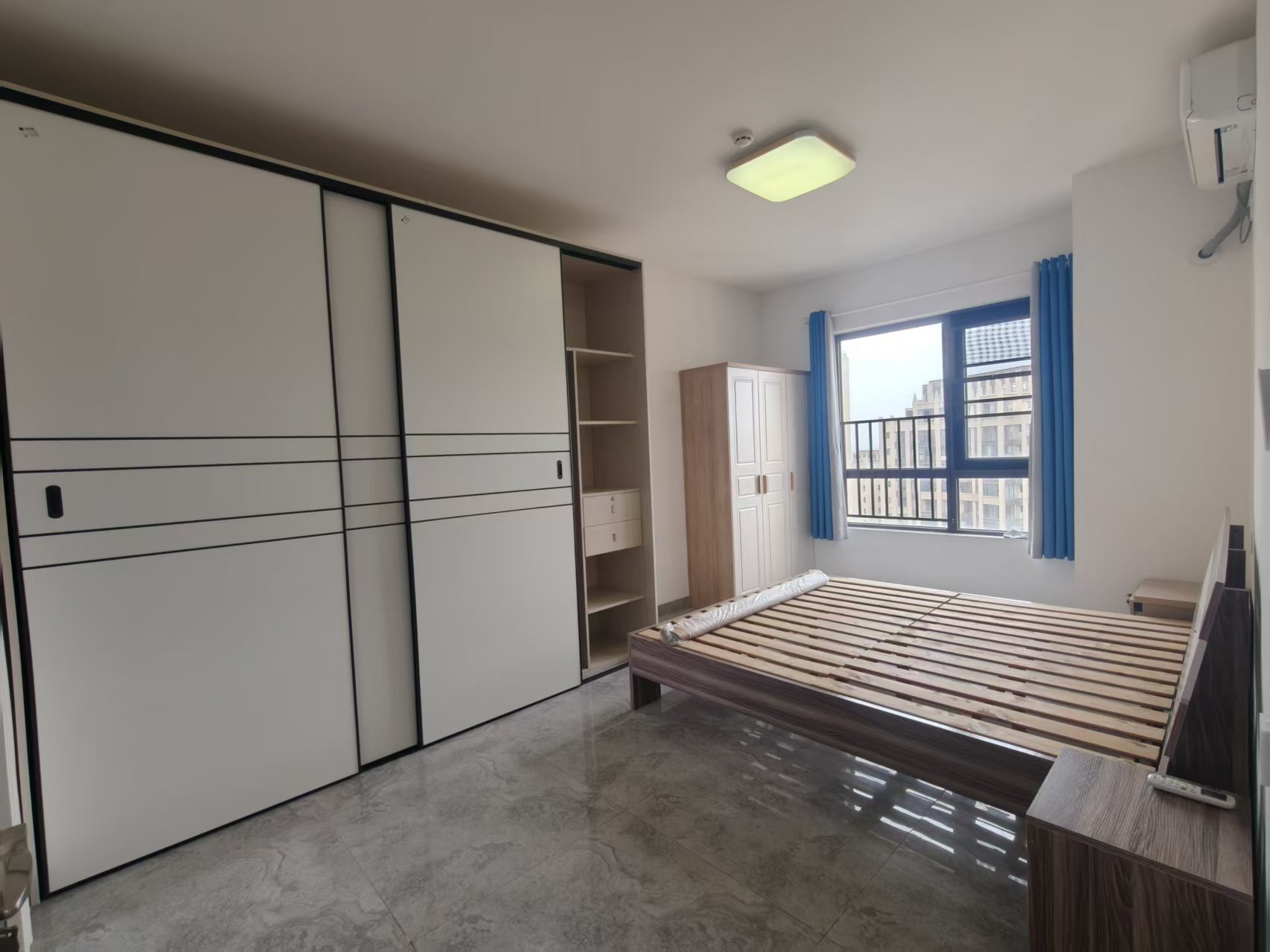 恩祥新城 5室2厅2卫 4000.0元/月 恩祥新城 5室2厅2卫 4000.0元/月室内图