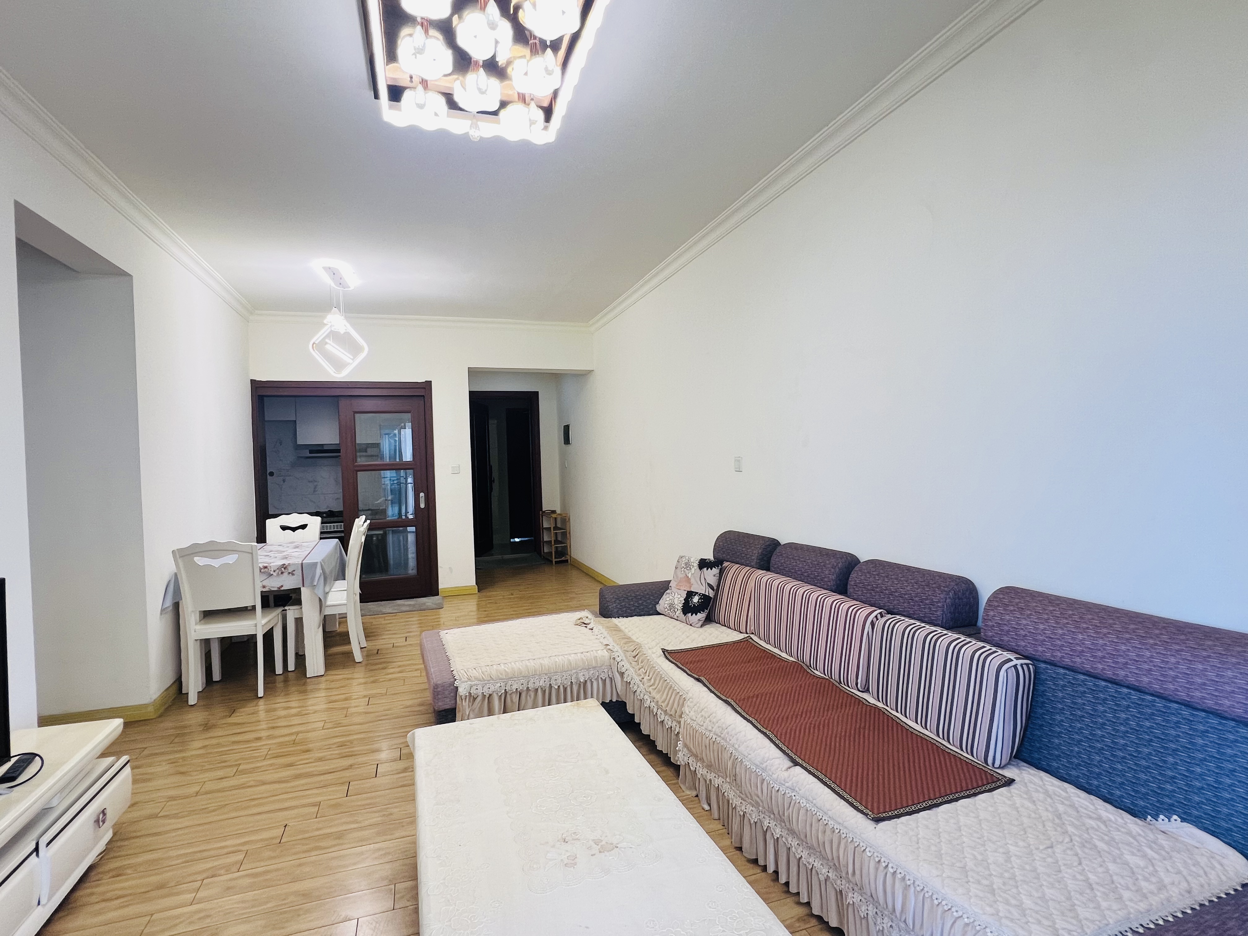 碧桂园 3室2厅1卫 1500.0元/月 碧桂园 3室2厅1卫 1500.0元/月室内图