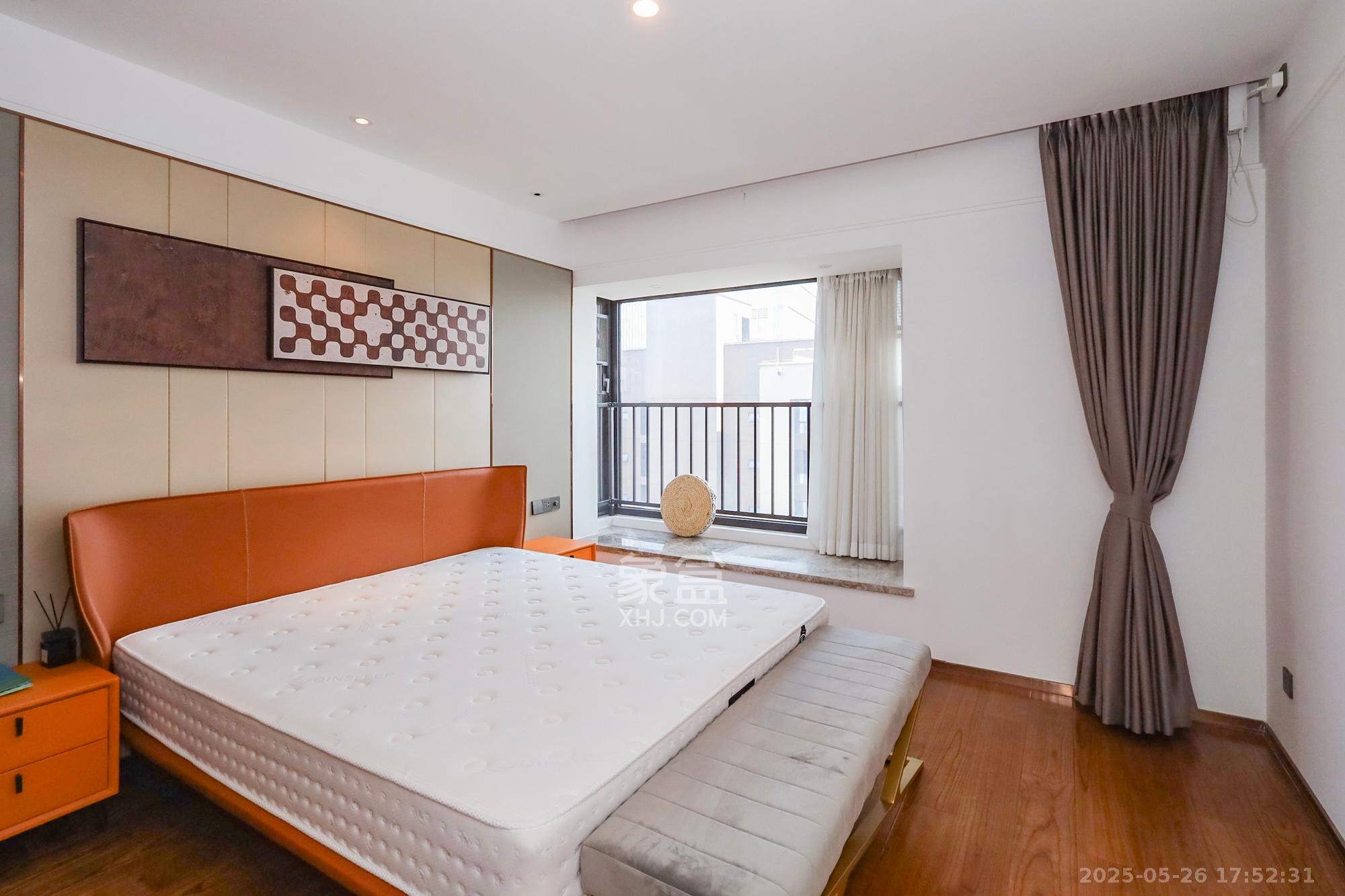 万科里金域滨江 4室2厅2卫 400.0万 万科里金域滨江 4室2厅2卫 400.0万卧室