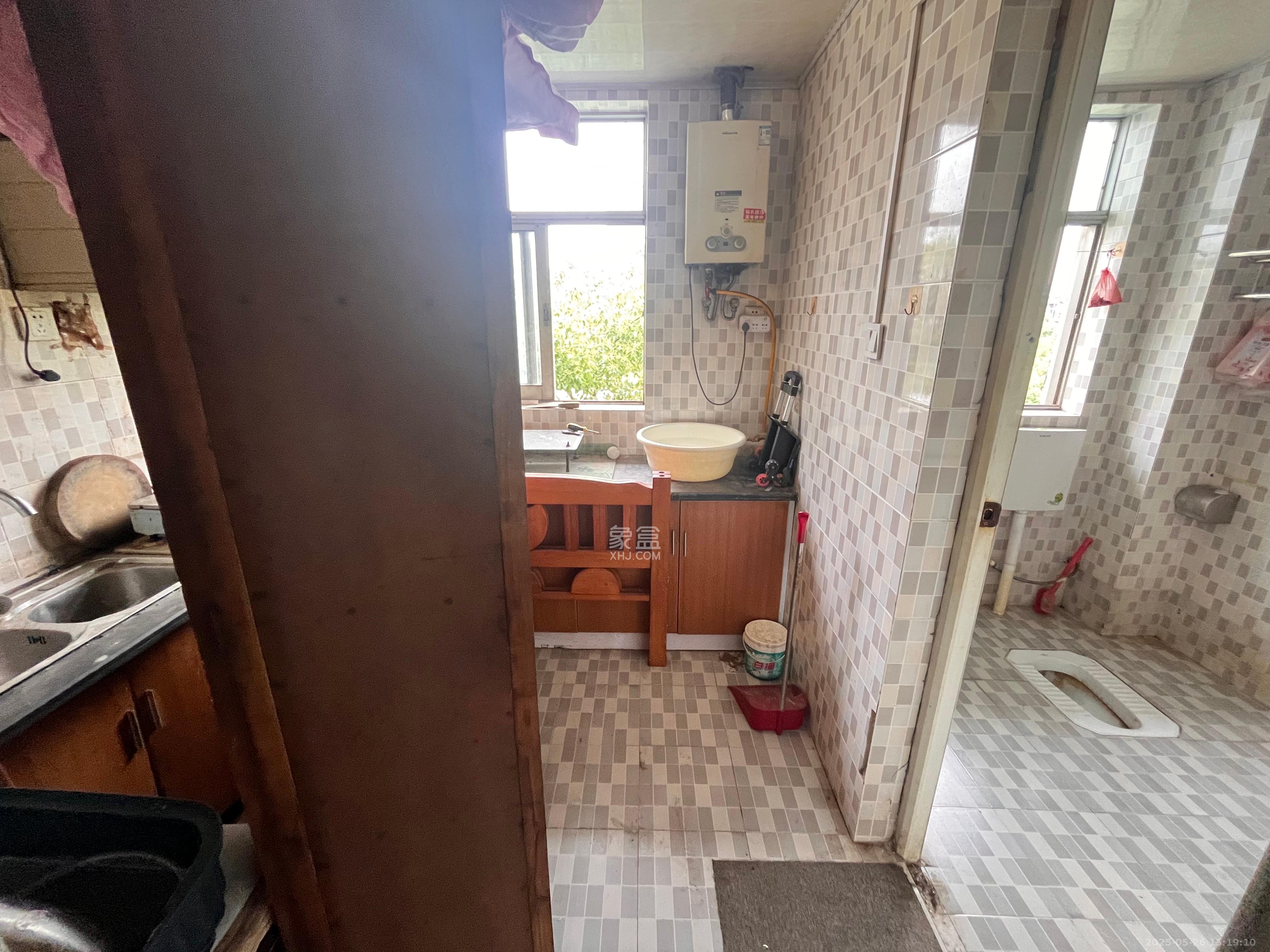 机械化宿舍 3室1厅1卫 1300.0元/月 机械化宿舍 3室1厅1卫 1300.0元/月室内图