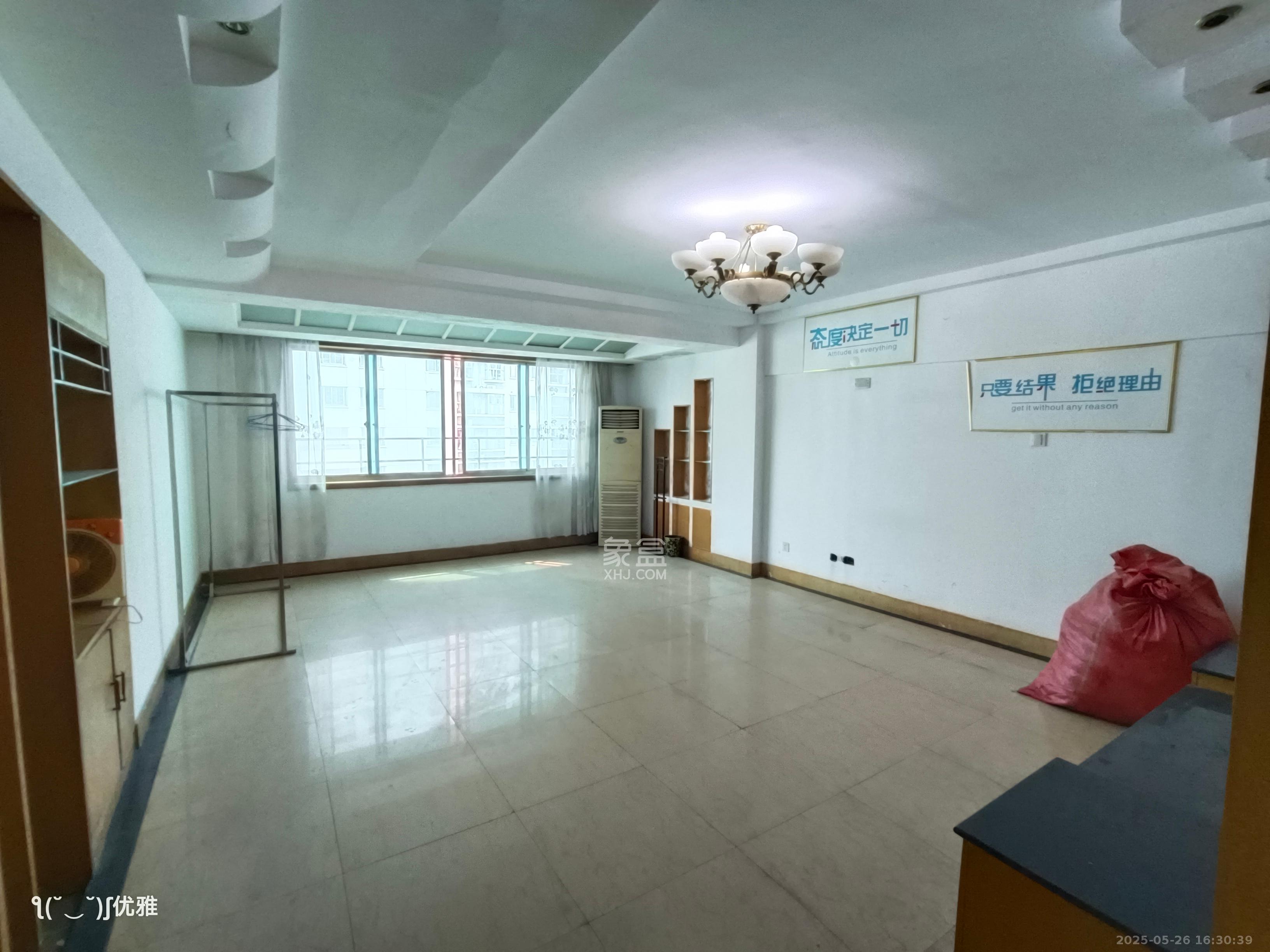 凤凰大厦 4室2厅2卫 3500.0元/月 凤凰大厦 4室2厅2卫 3500.0元/月室内图