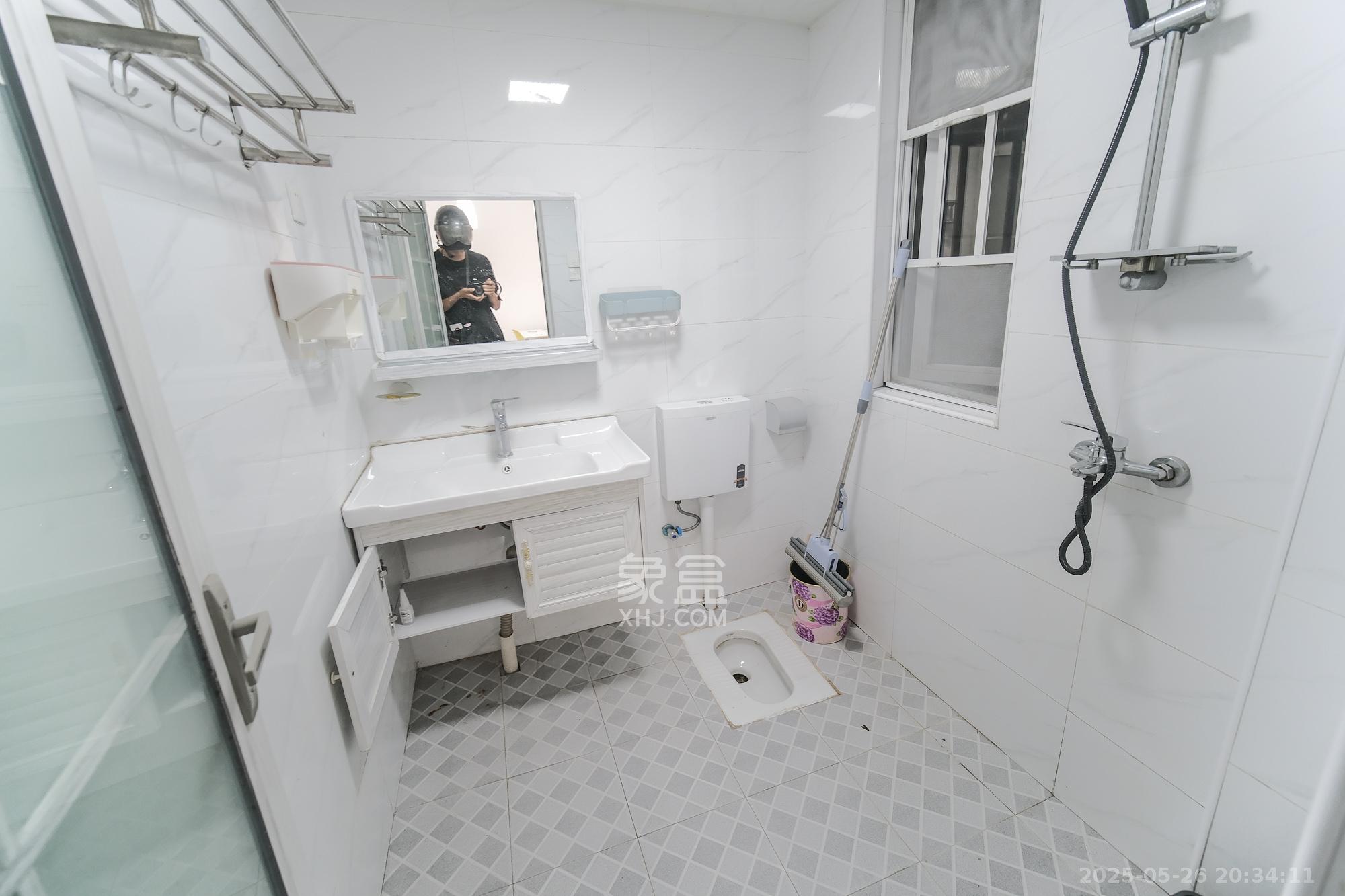 荣盛花语城 1室2厅1卫 56.0万 荣盛花语城 1室2厅1卫 56.0万卫生间