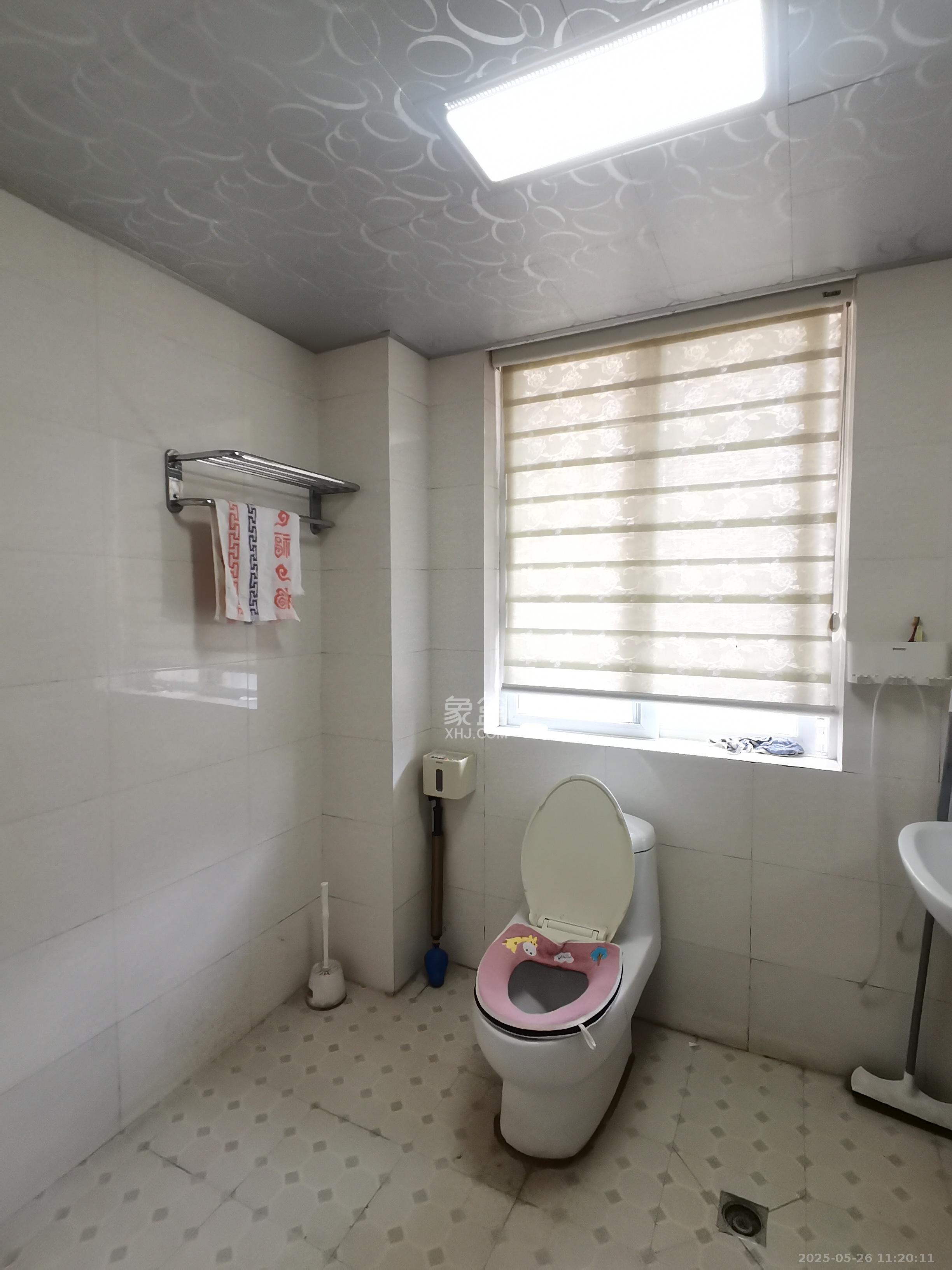 博雅湘水湾  3室2厅2卫   1700.00元/月室内图