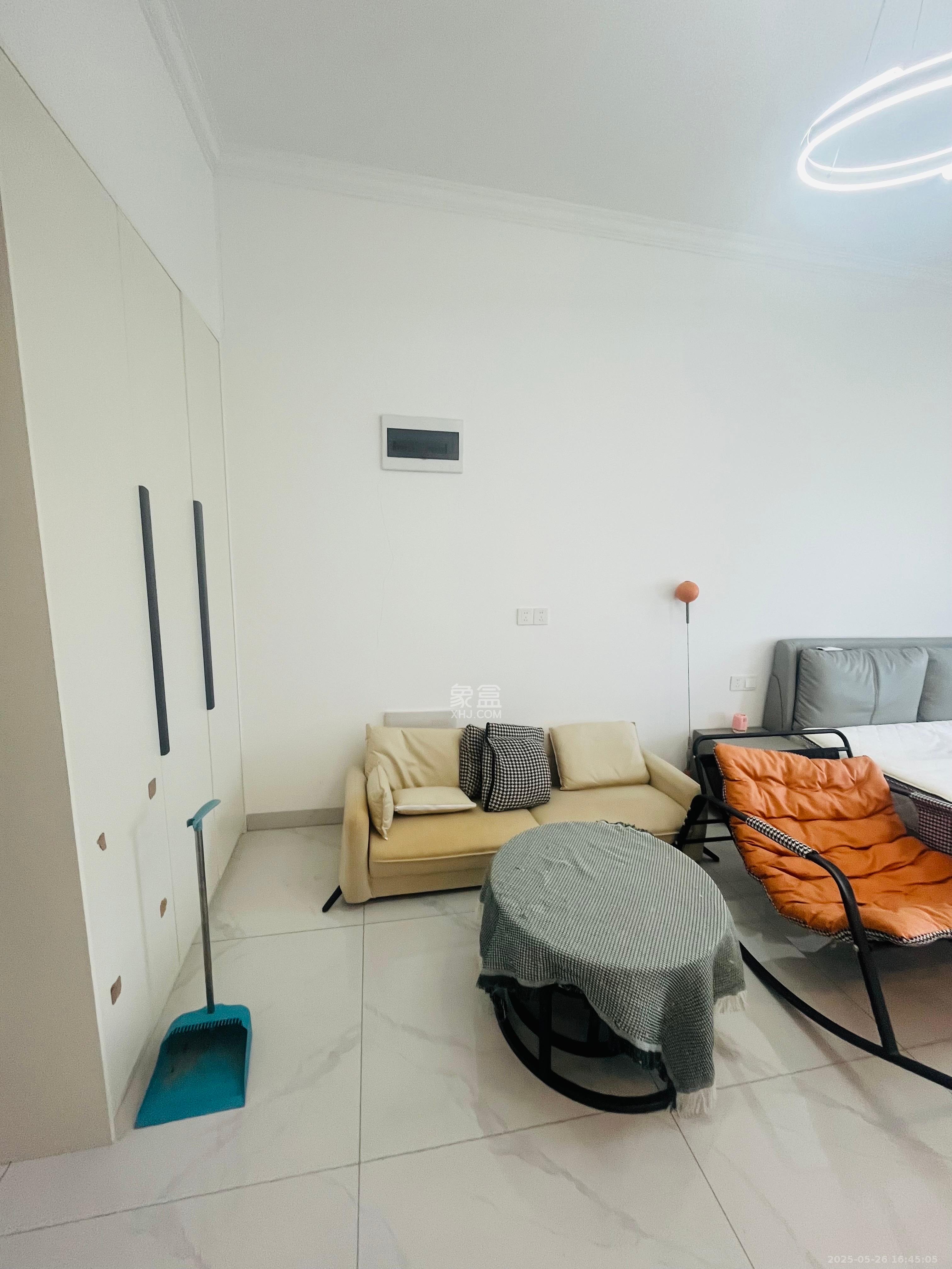 新力铂园(江山云著)  1室1厅1卫    1900.0元/月 新力铂园(江山云著)  1室1厅1卫    1900.0元/月室内图