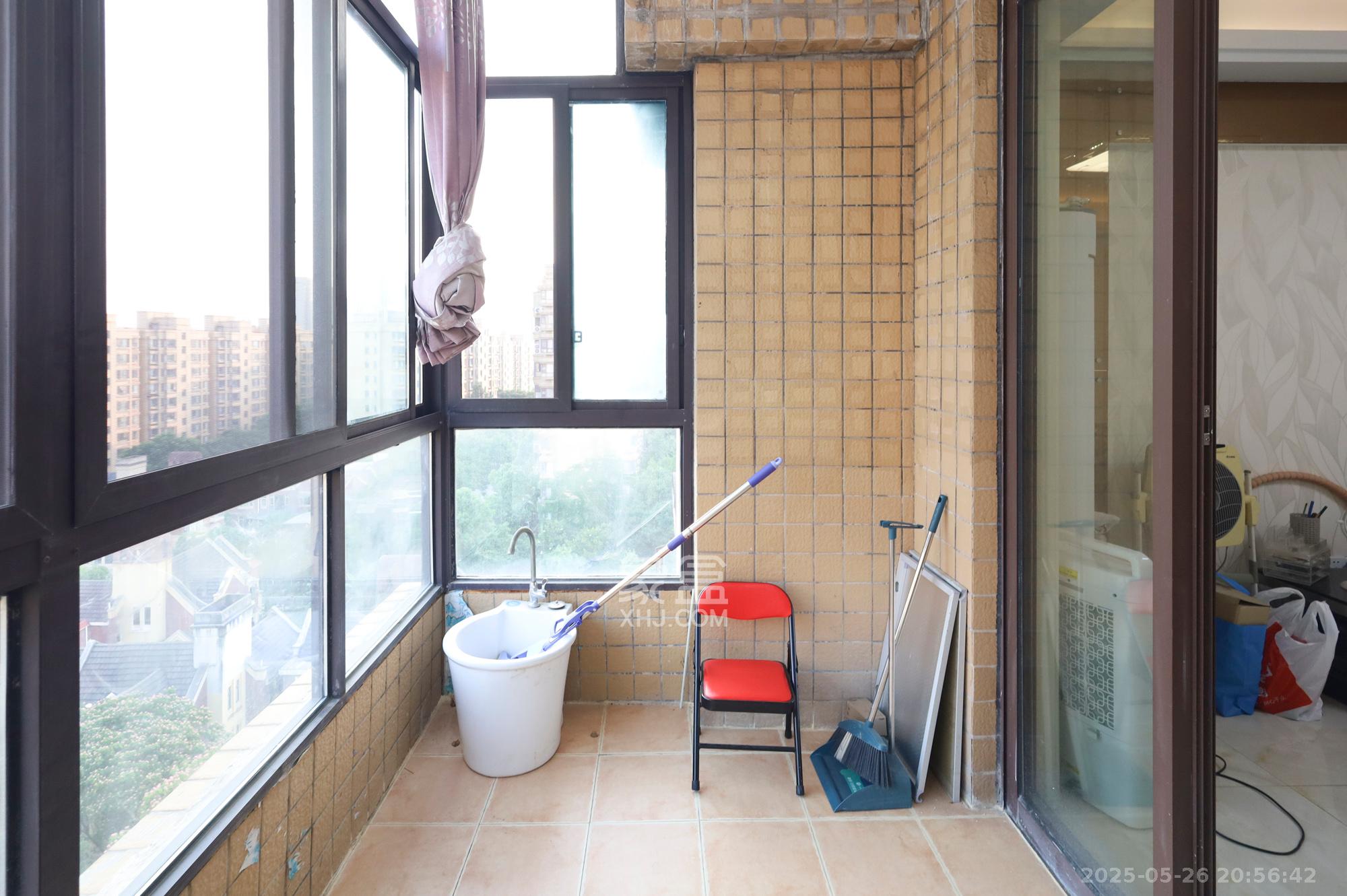 山语城二期 3室2厅1卫 63.0万 山语城二期 3室2厅1卫 63.0万阳台