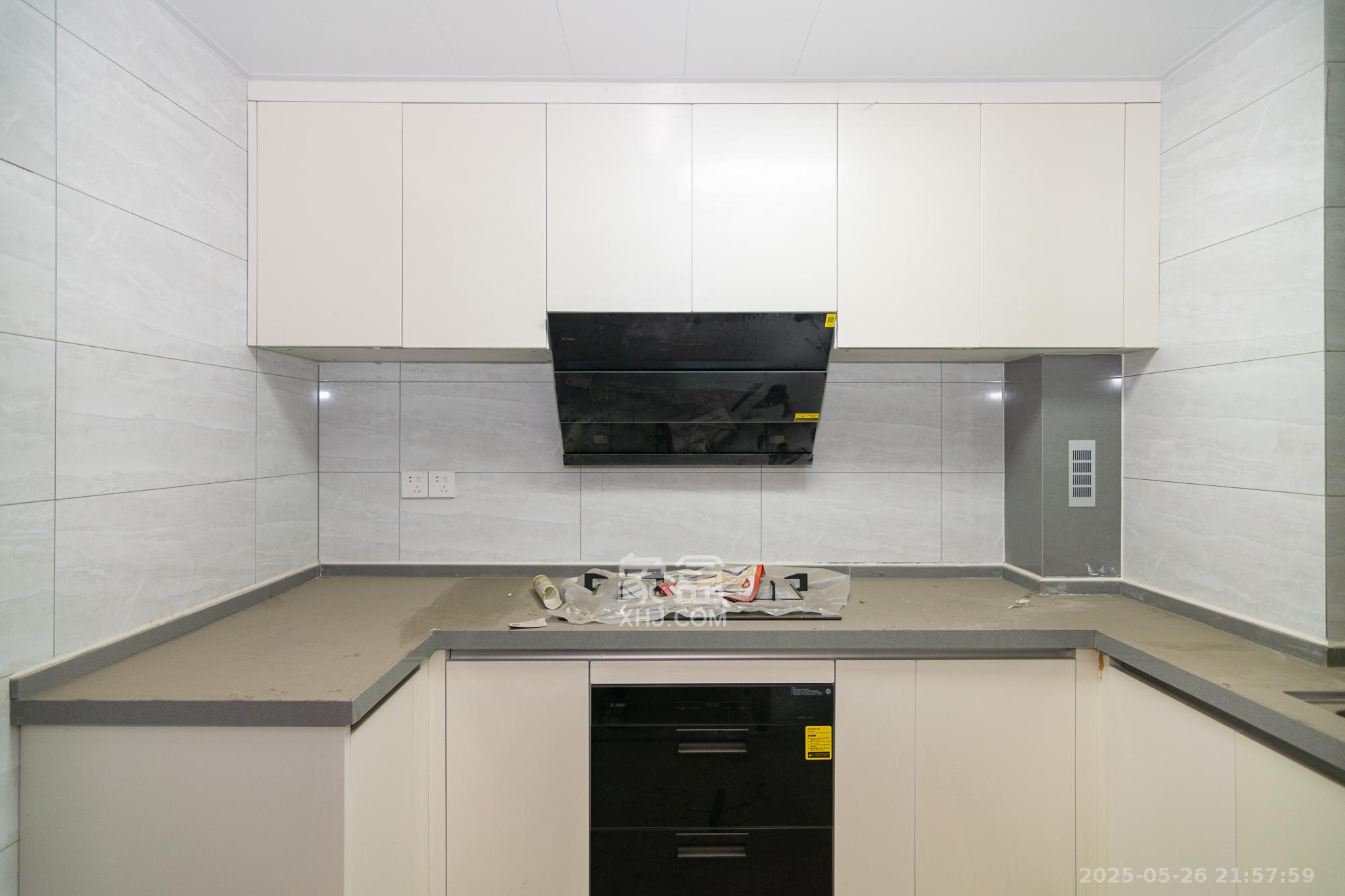 澳海望洲府  3室2厅2卫    76.0万 澳海望洲府  3室2厅2卫    76.0万厨房