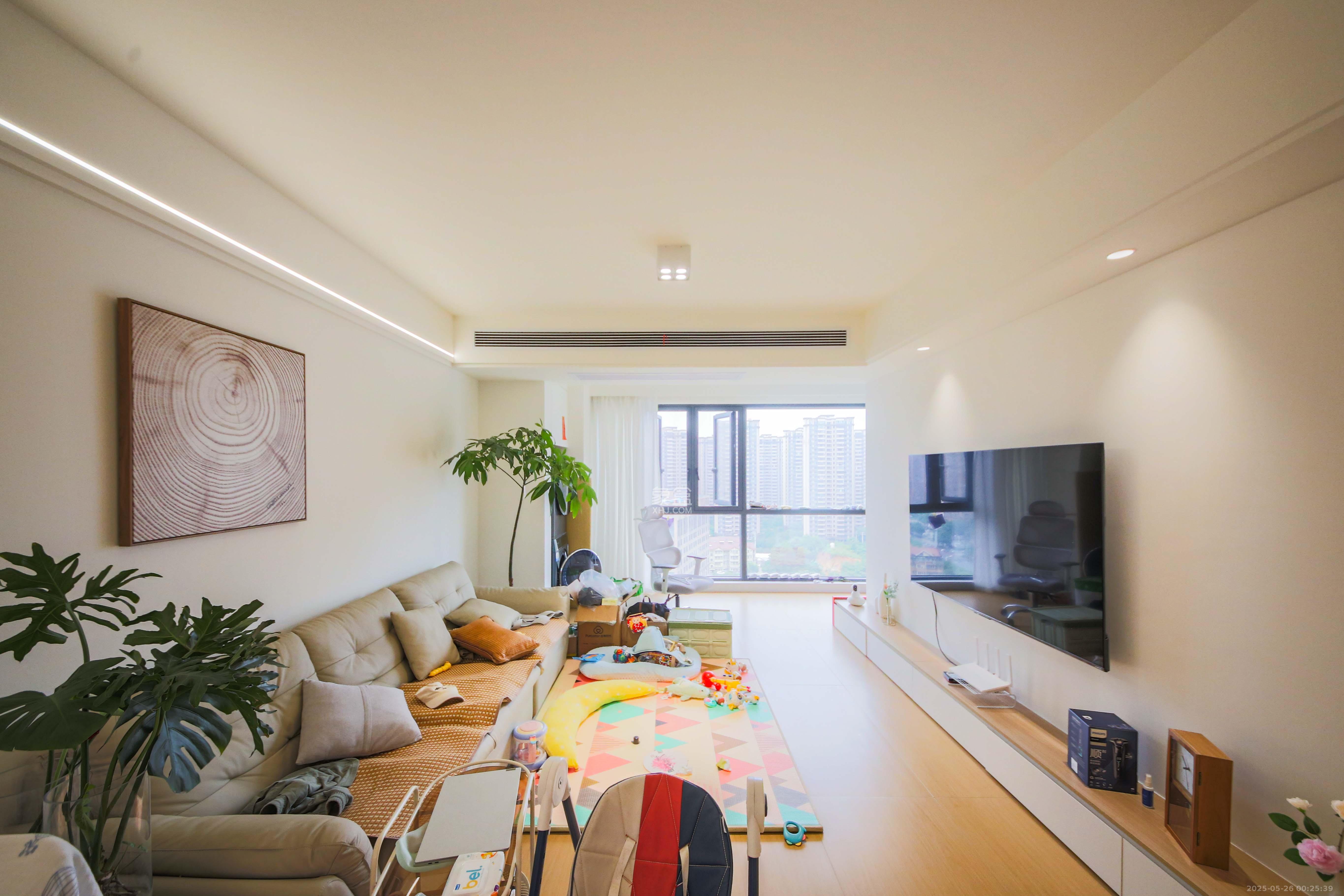 中建钰和城  3室2厅2卫   163.00万客厅