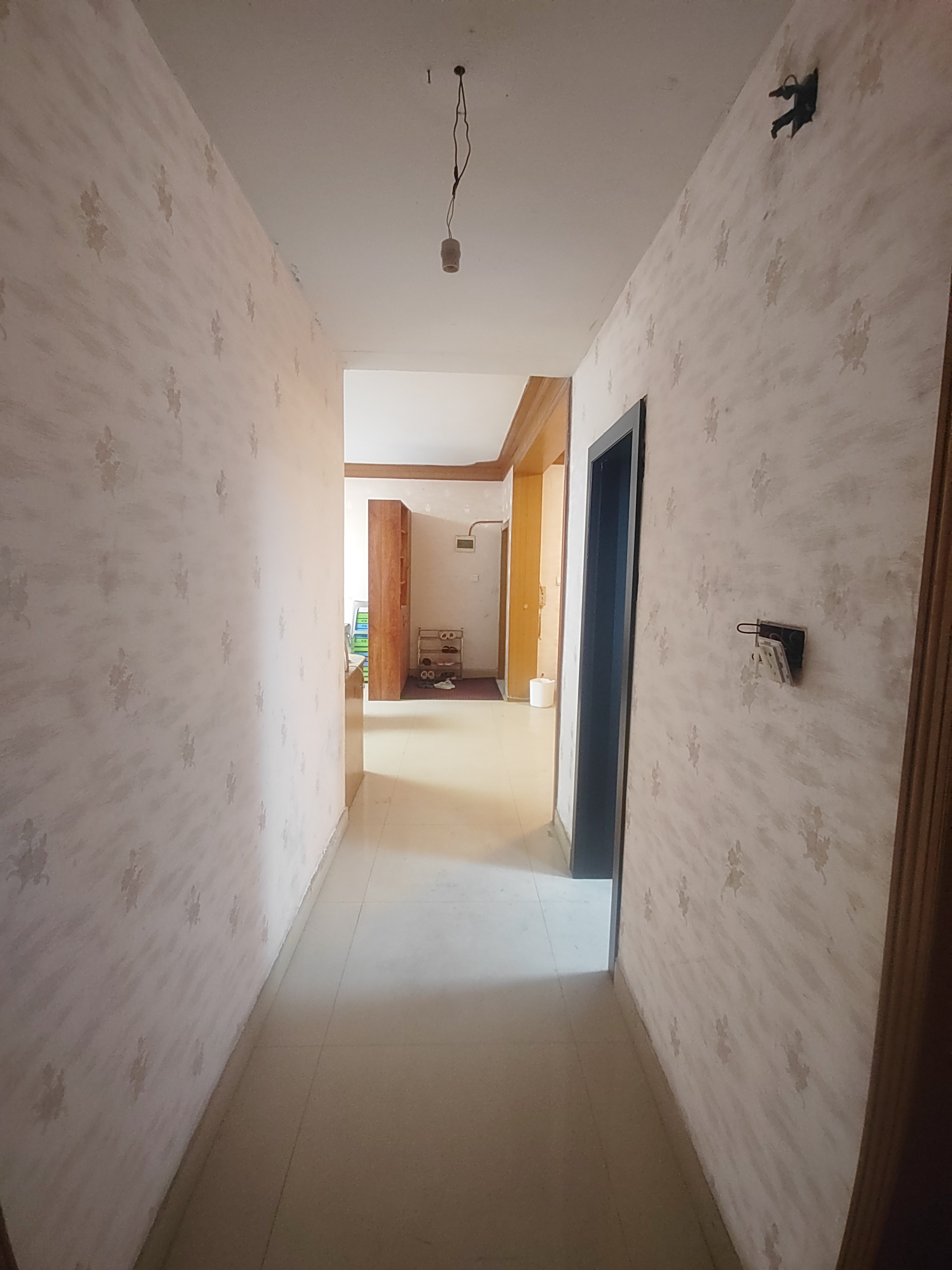 汇通国际  1室0厅0卫    1000.0元/月 汇通国际  1室0厅0卫    1000.0元/月