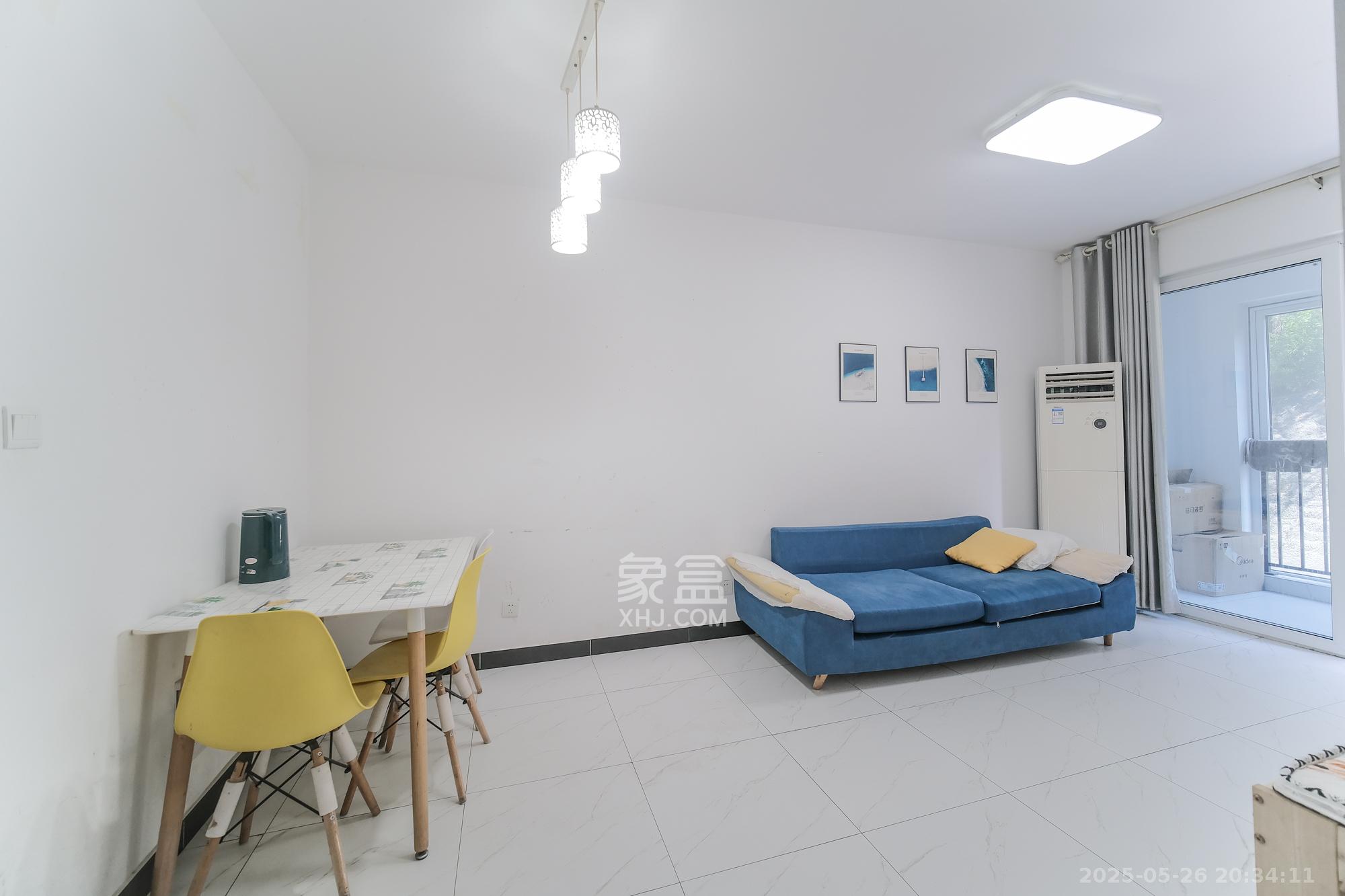 荣盛花语城 1室2厅1卫 56.0万 荣盛花语城 1室2厅1卫 56.0万客厅