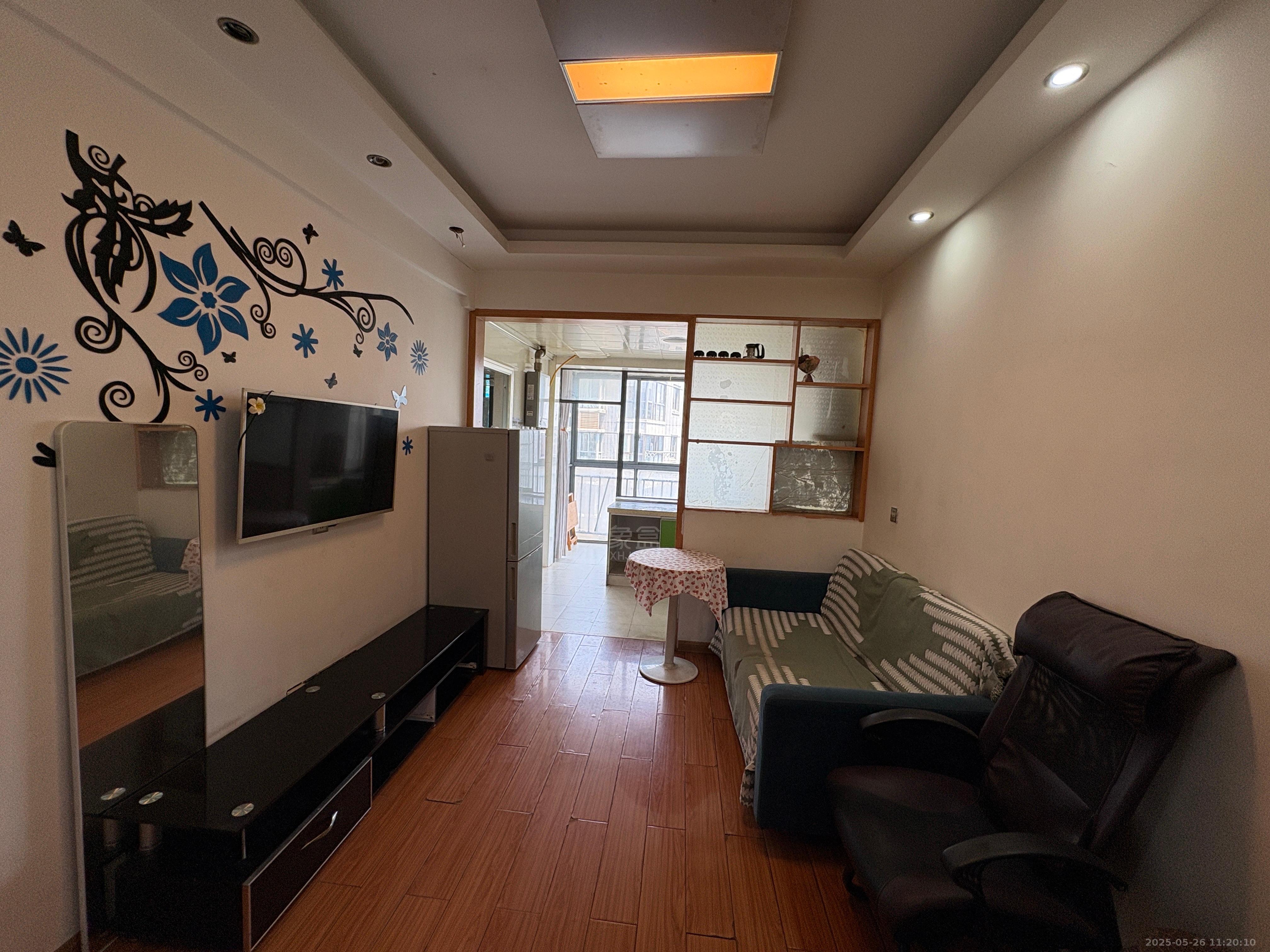 城市风景  1室1厅1卫   1200.00元/月室内图1
