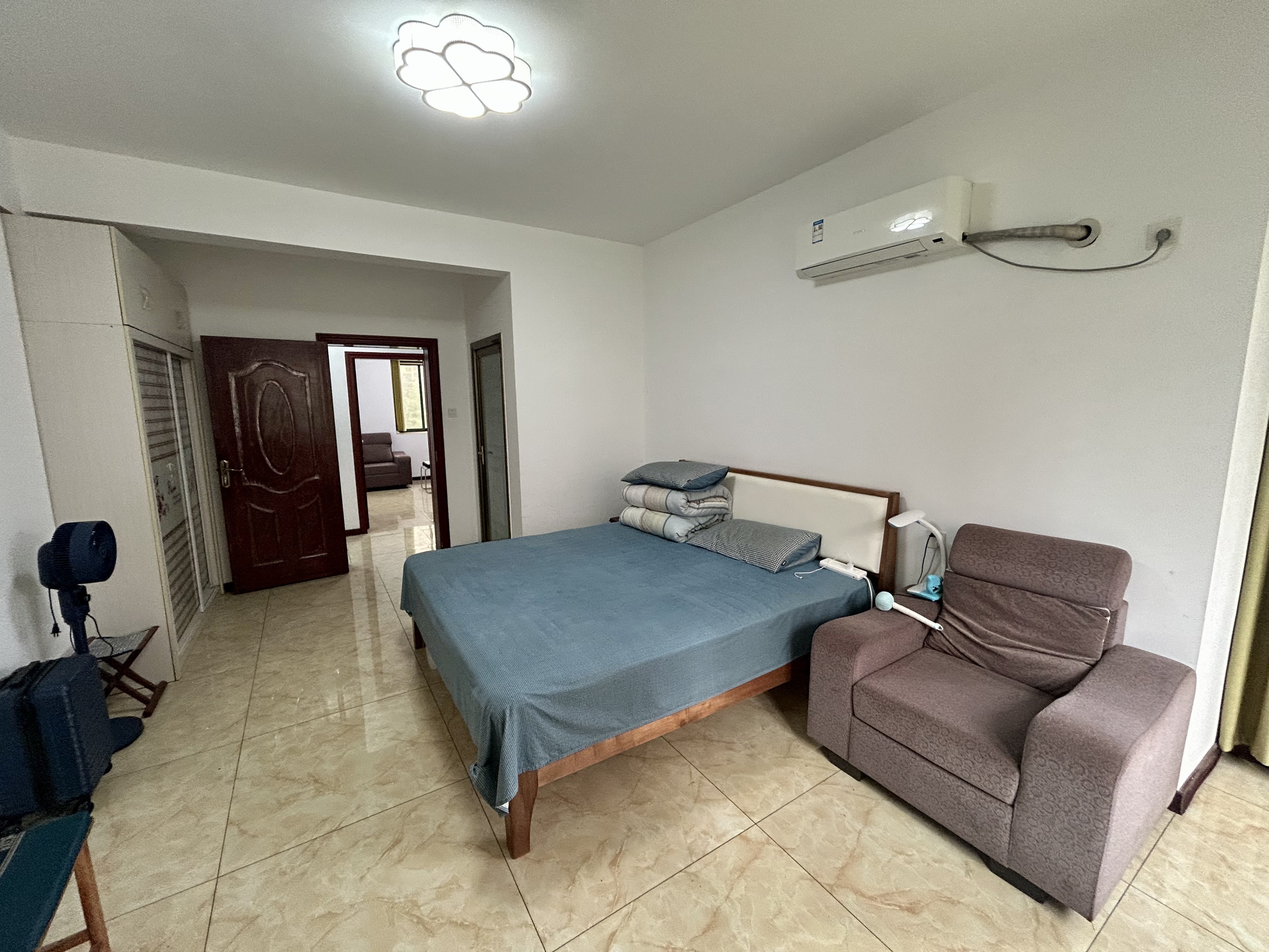 颐景园 4室2厅1卫 89.8万 颐景园 4室2厅1卫 89.8万室内图