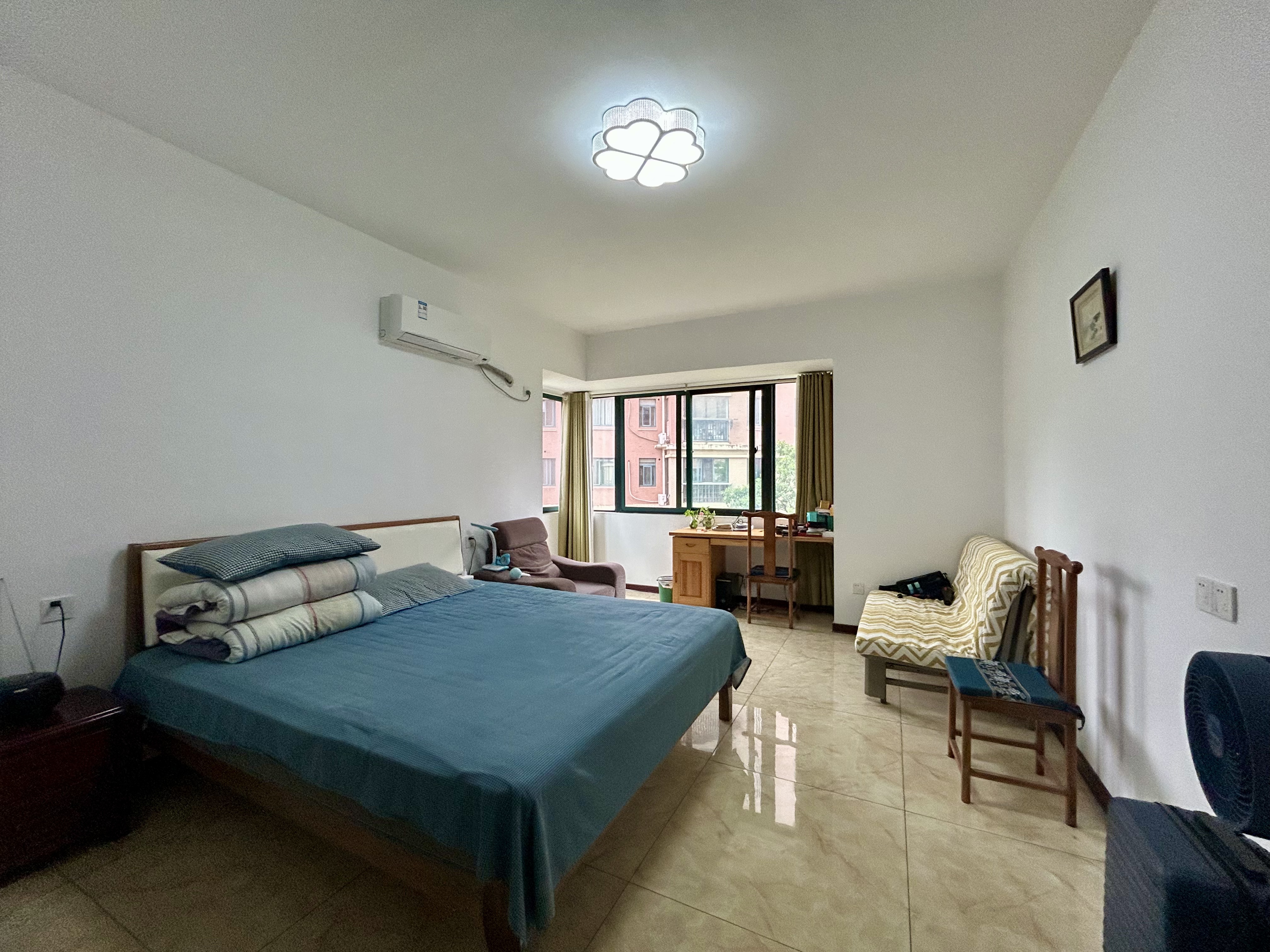 颐景园 4室2厅1卫 89.8万 颐景园 4室2厅1卫 89.8万室内图