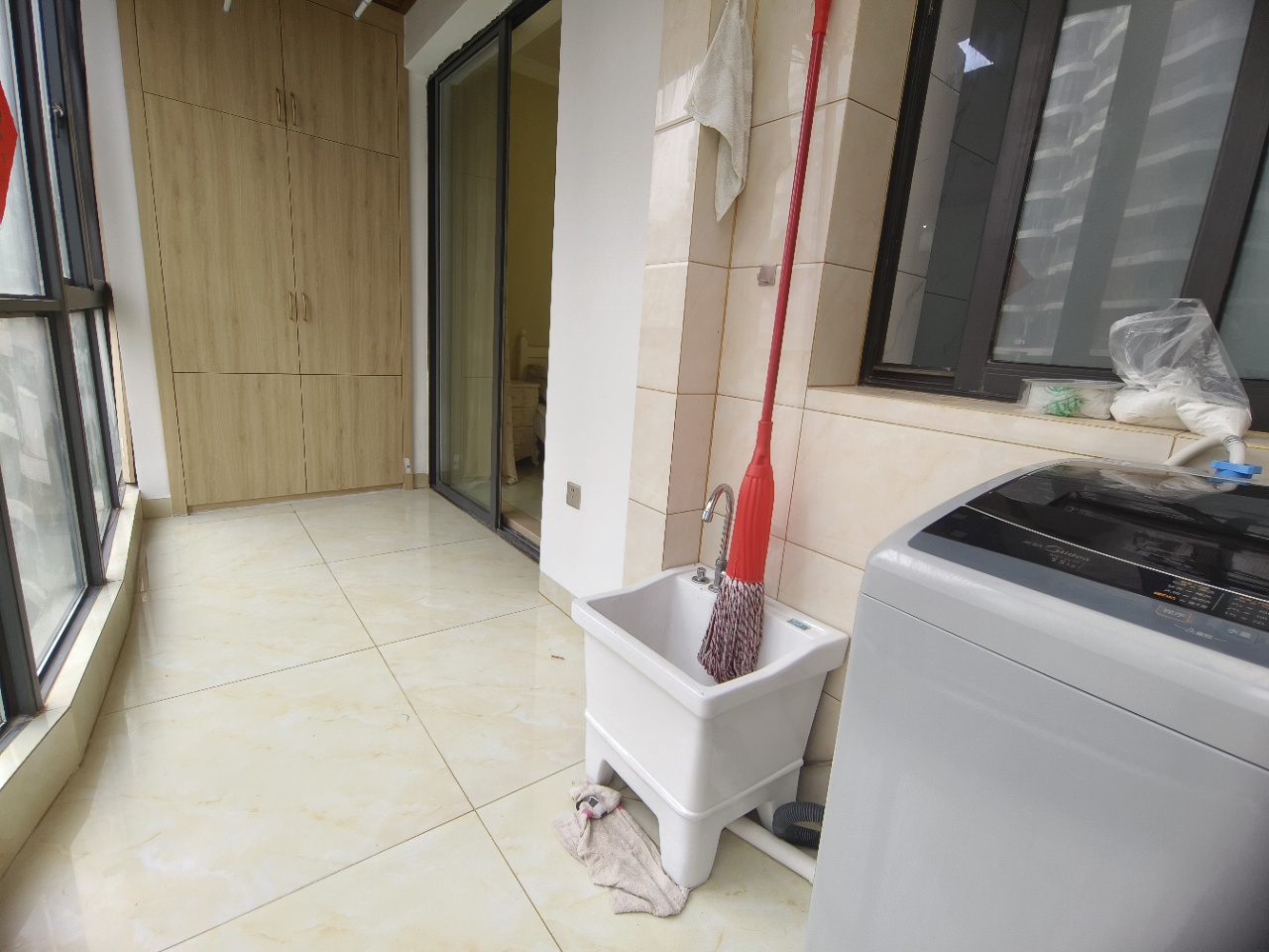 绿地海长流一期  3室2厅1卫    116.0万 绿地海长流一期  3室2厅1卫    116.0万室内图