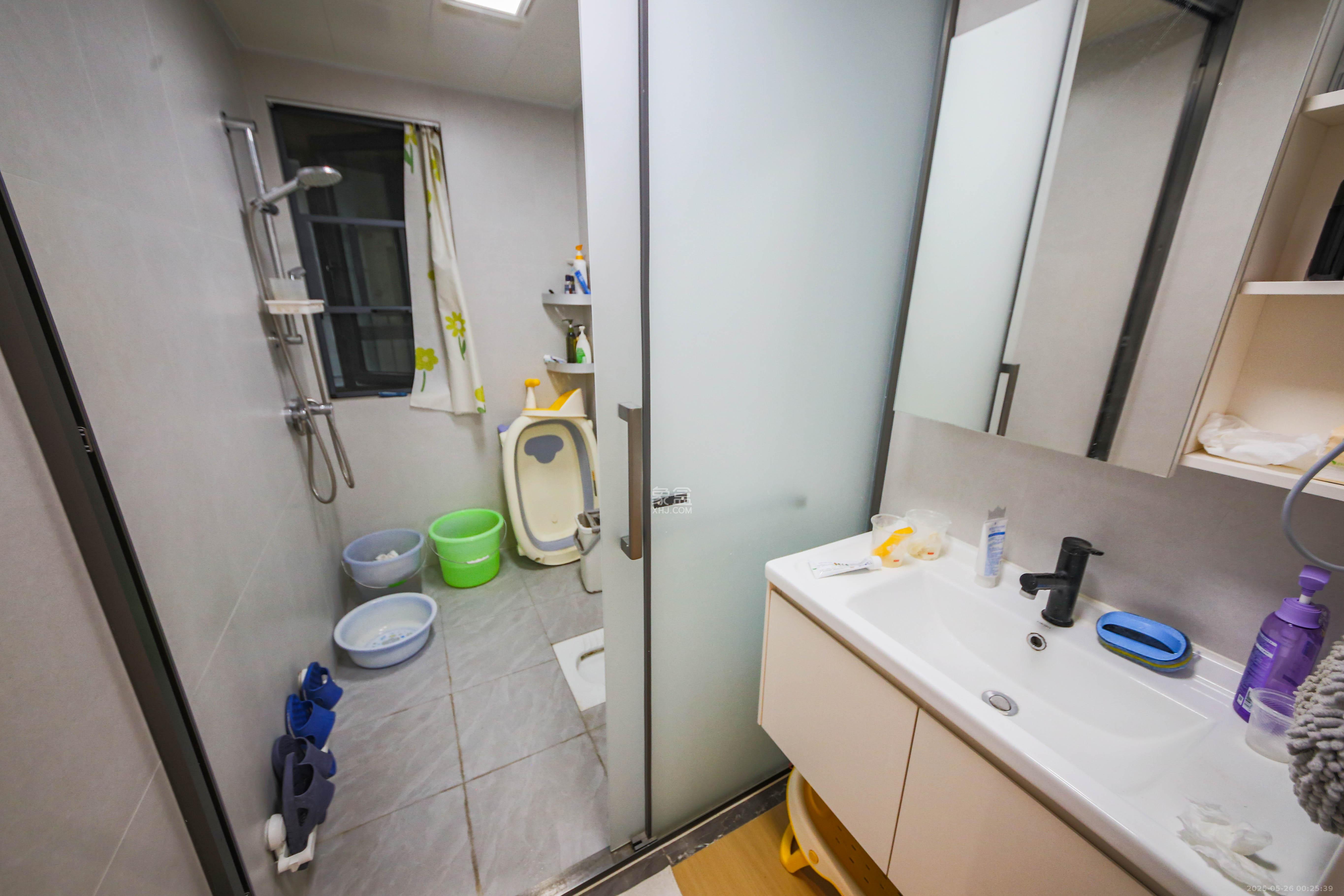 中建钰和城  3室2厅2卫   163.00万卫生间