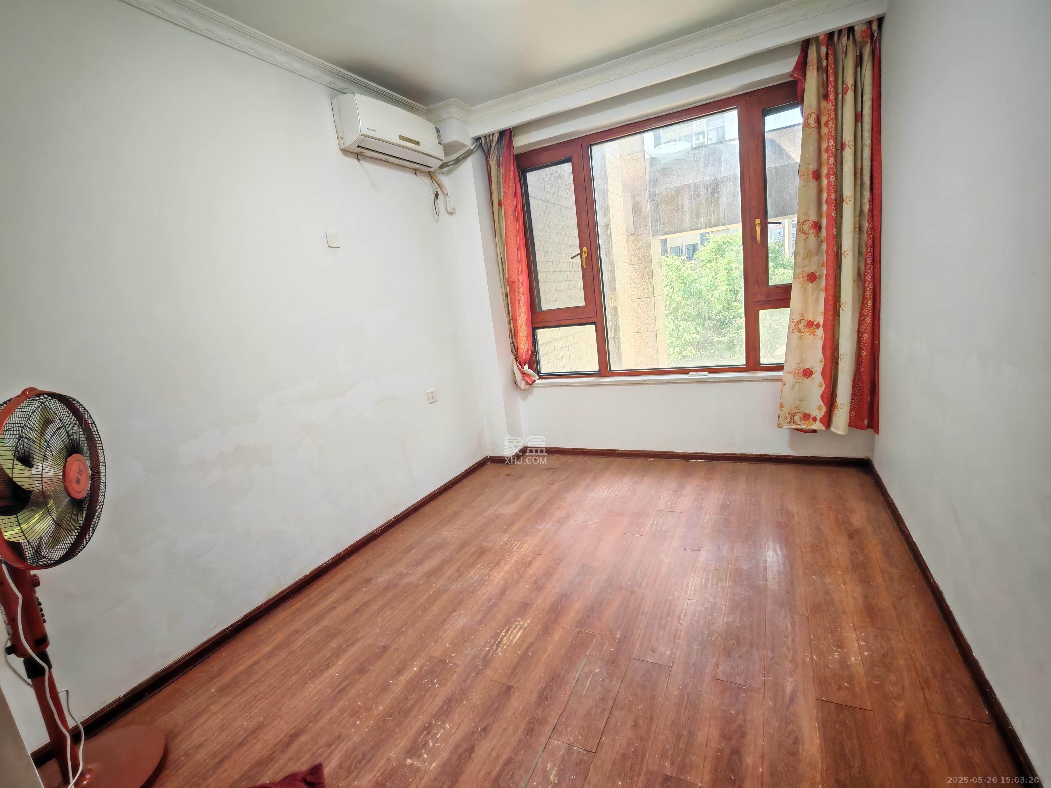 天鸿天府(天鸿中央大院)  4室2厅2卫    2900.0元/月 天鸿天府(天鸿中央大院)  4室2厅2卫    2900.0元/月室内图