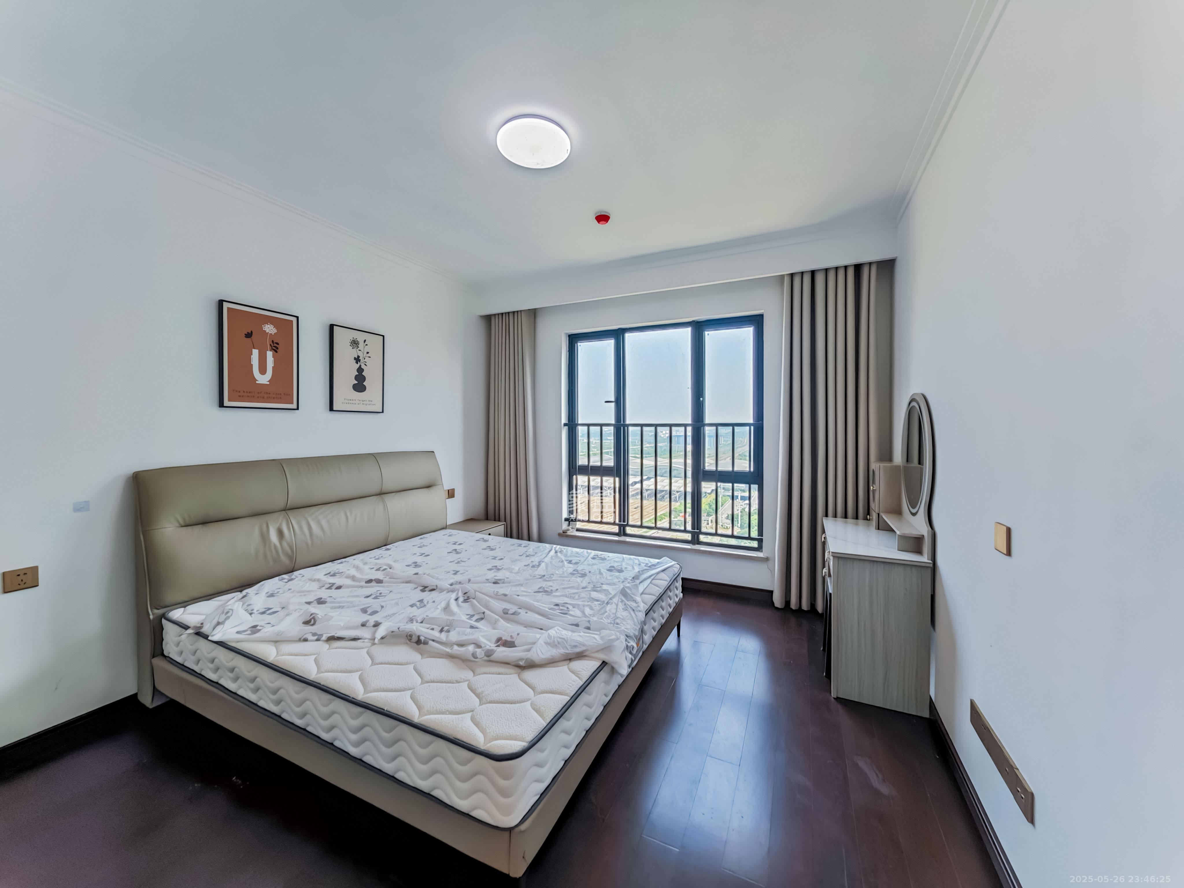 绿地长沙城际空间站(柏仕佳苑) 4室2厅2卫 185.0万 绿地长沙城际空间站(柏仕佳苑) 4室2厅2卫 185.0万卧室