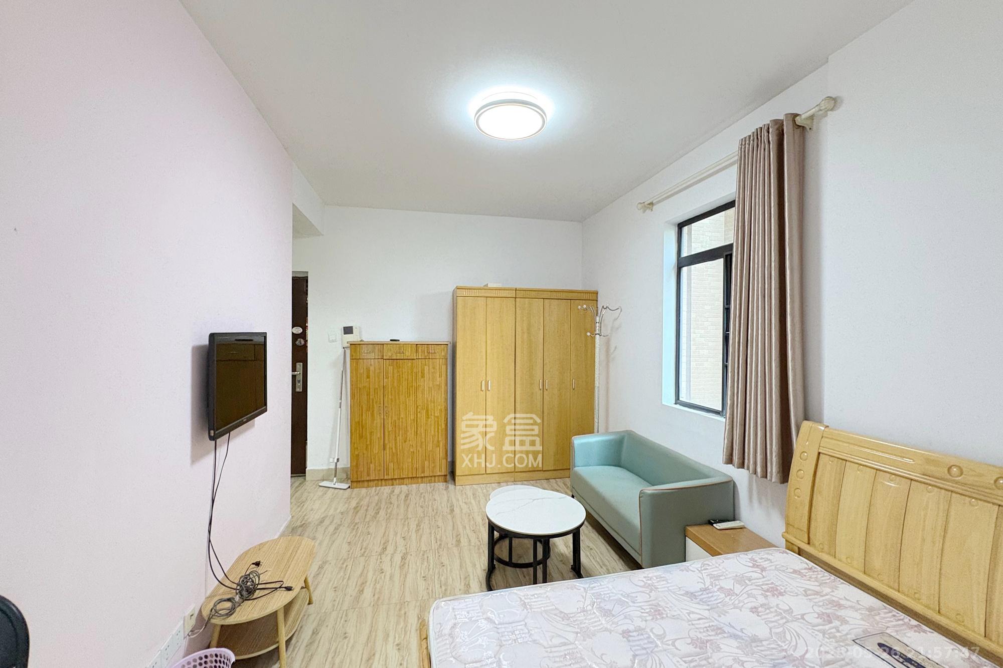 湘域城邦(湘域国际中心)  1室1厅1卫    58.8万 湘域城邦(湘域国际中心)  1室1厅1卫    58.8万客厅