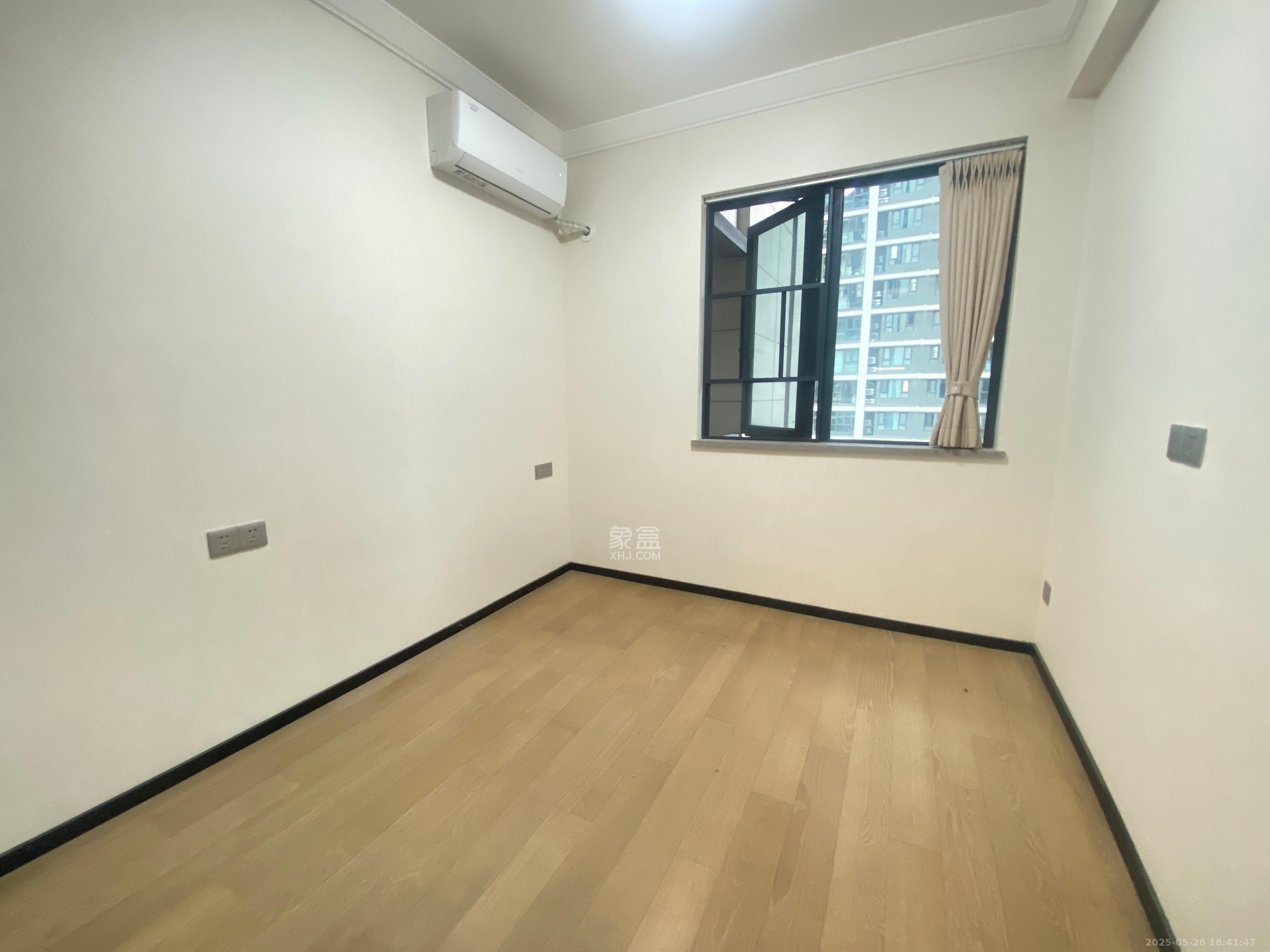 中海阅溪府  5室2厅2卫   3500.00元/月室内图
