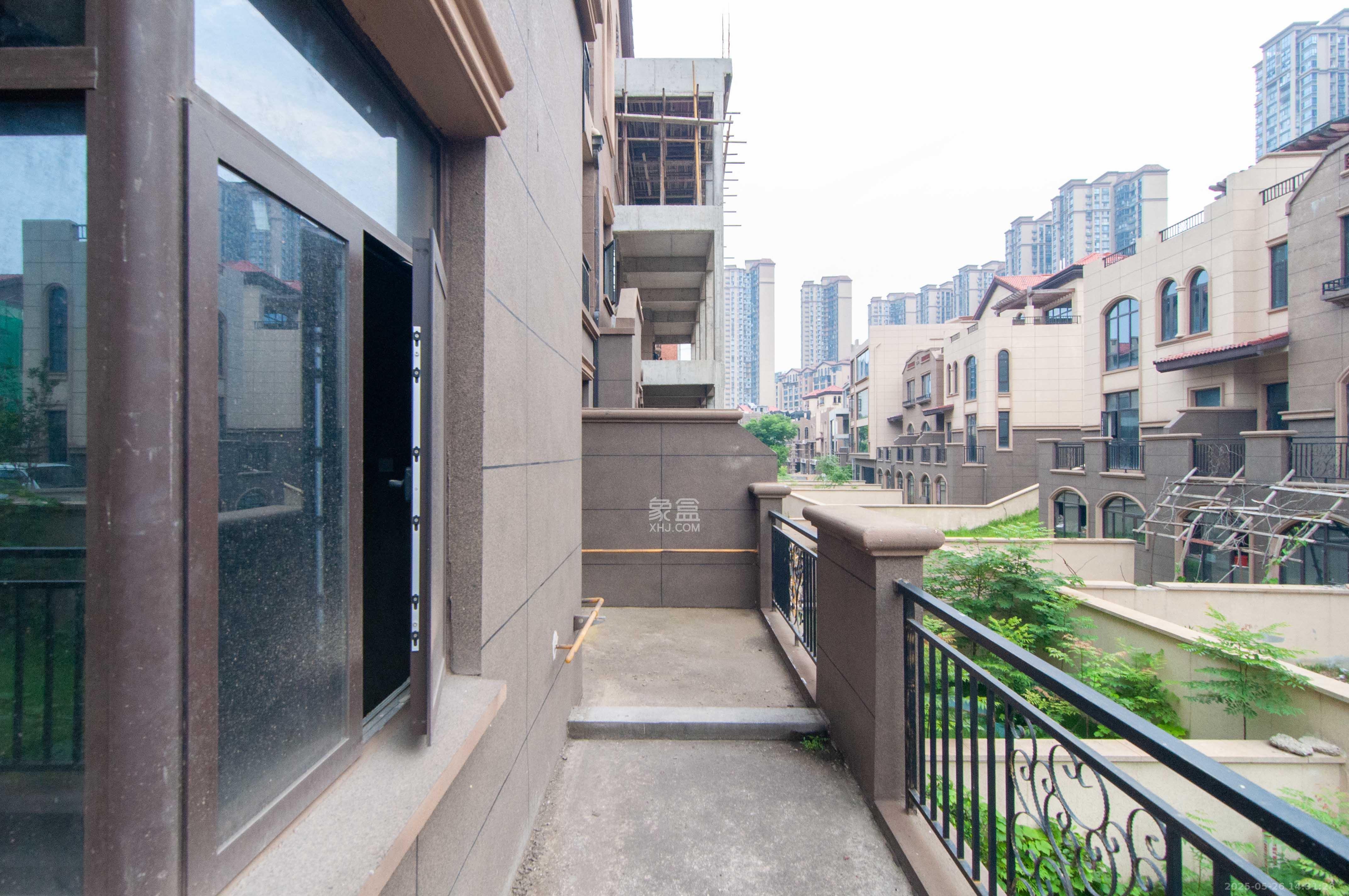 振业城二期 5室2厅3卫 1066.0万 振业城二期 5室2厅3卫 1066.0万其他