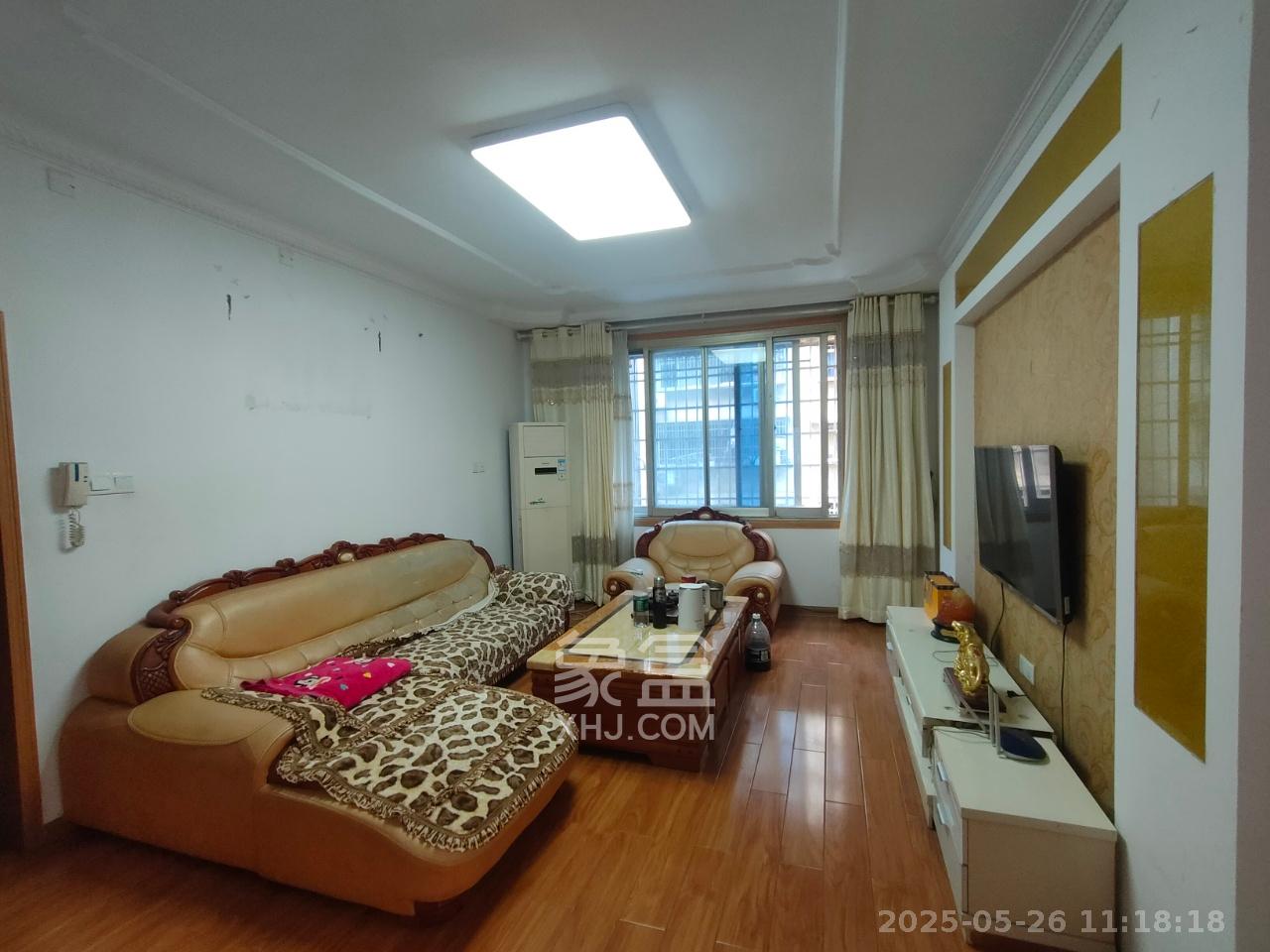 安泰新村  3室2厅2卫   1900.00元/月室内图