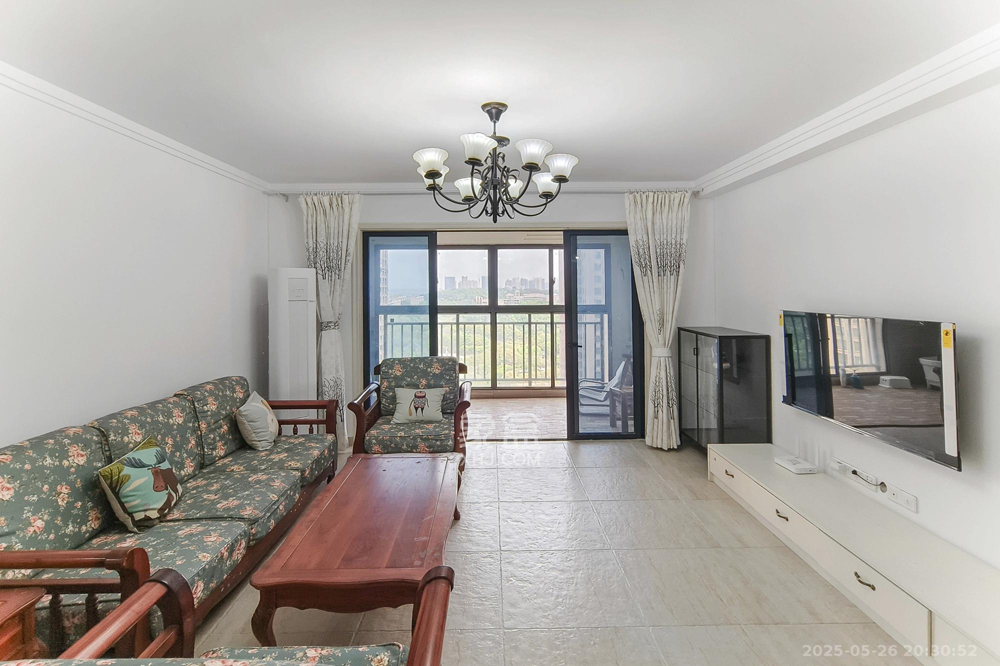 三一街区  3室2厅2卫    85.8万 三一街区  3室2厅2卫    85.8万客厅