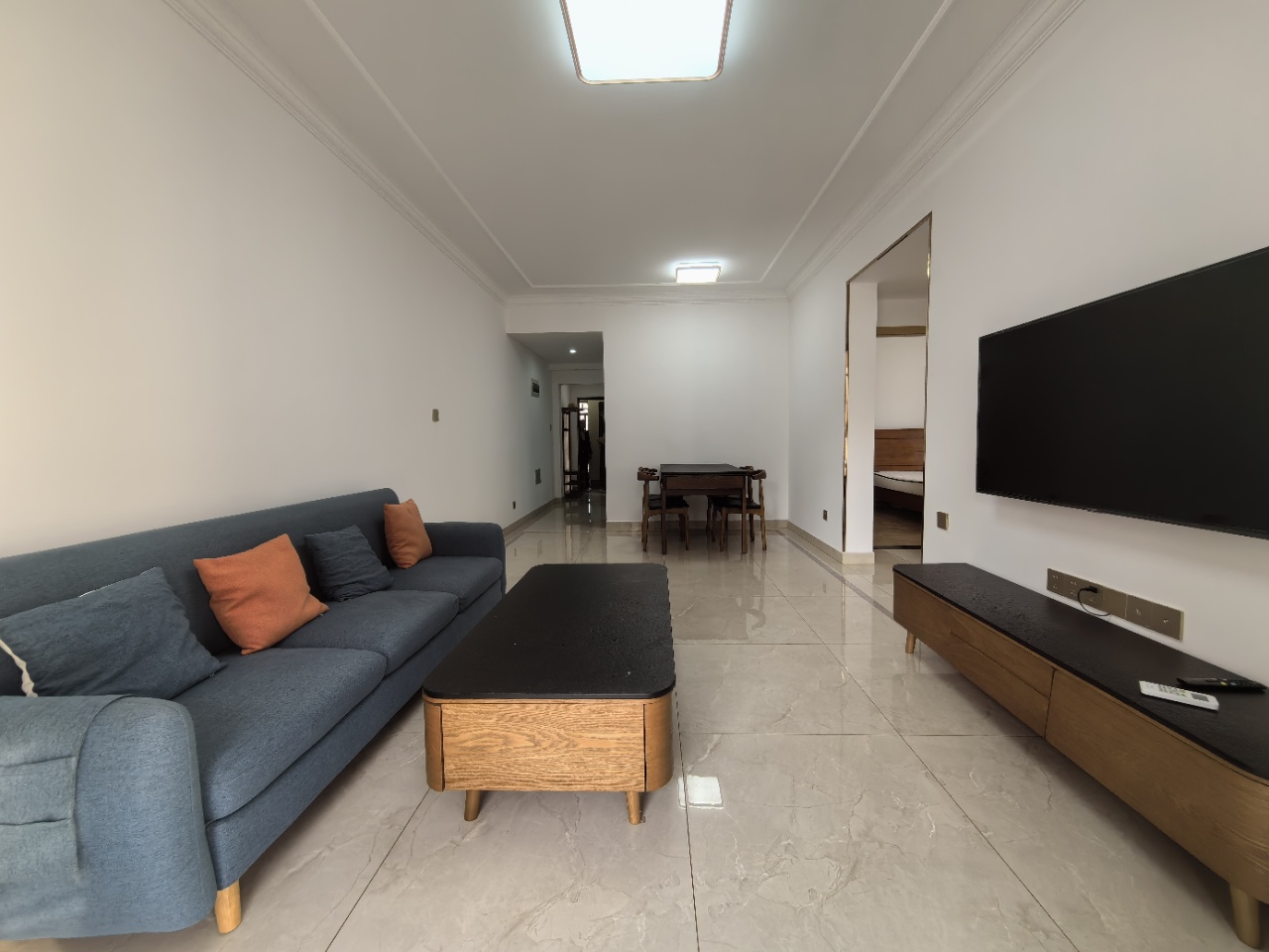 伊泰天骄二期 2室2厅1卫 136.0万 伊泰天骄二期 2室2厅1卫 136.0万室内图