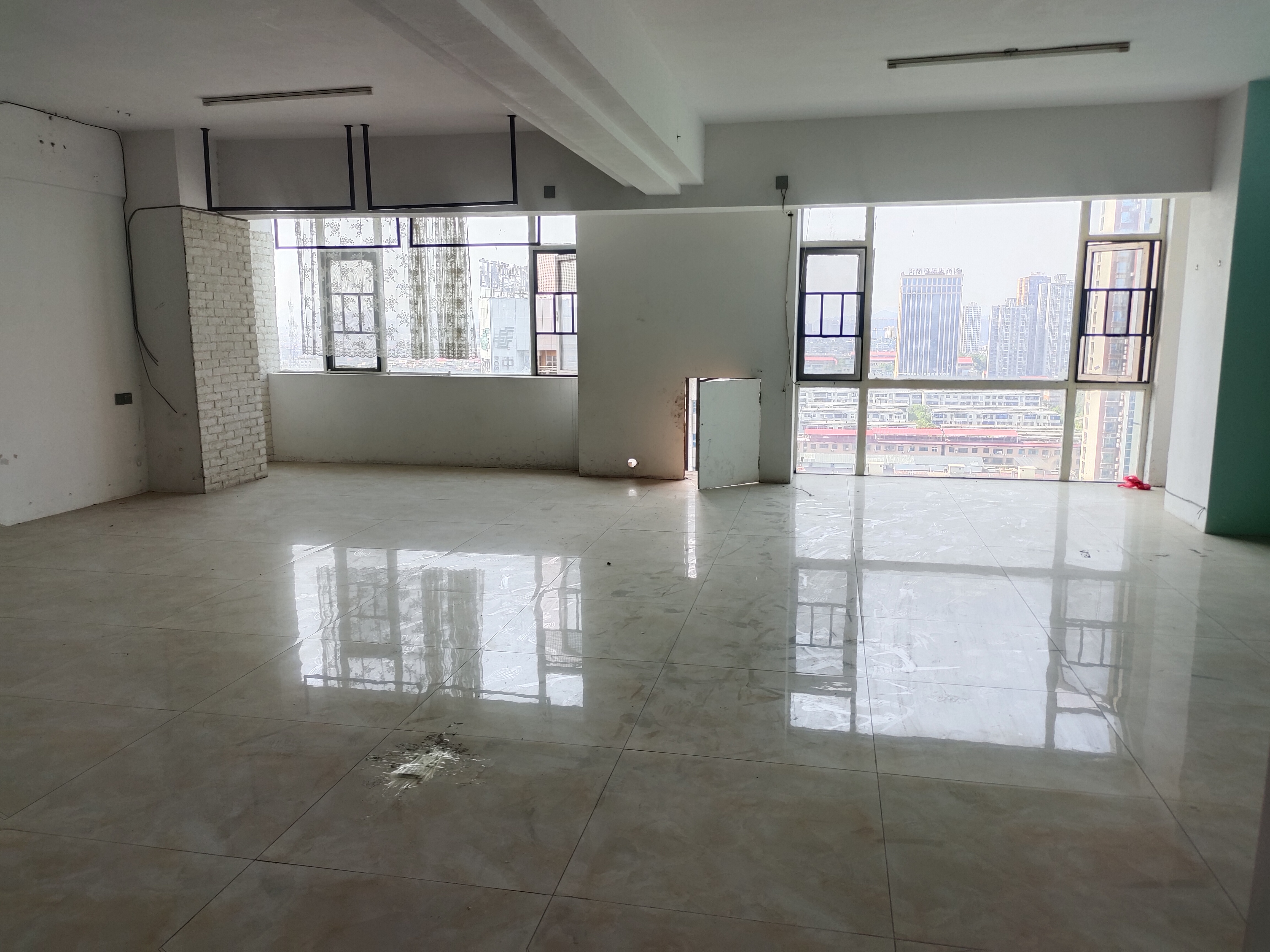 吉泰领寓 1室1厅1卫 1100.0元/月 吉泰领寓 1室1厅1卫 1100.0元/月室内图