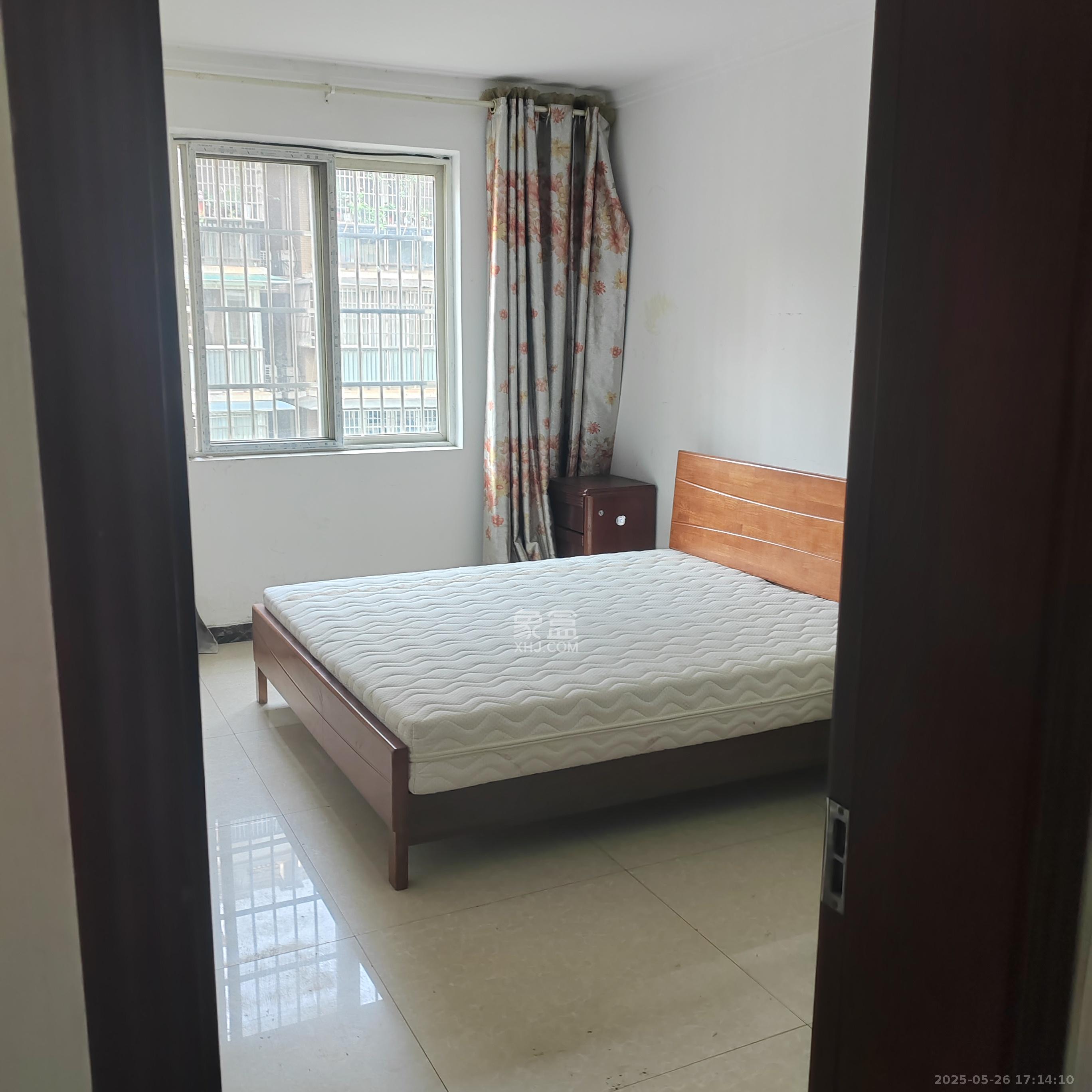 东南雅苑 3室2厅1卫 2500.0元/月 东南雅苑 3室2厅1卫 2500.0元/月室内图