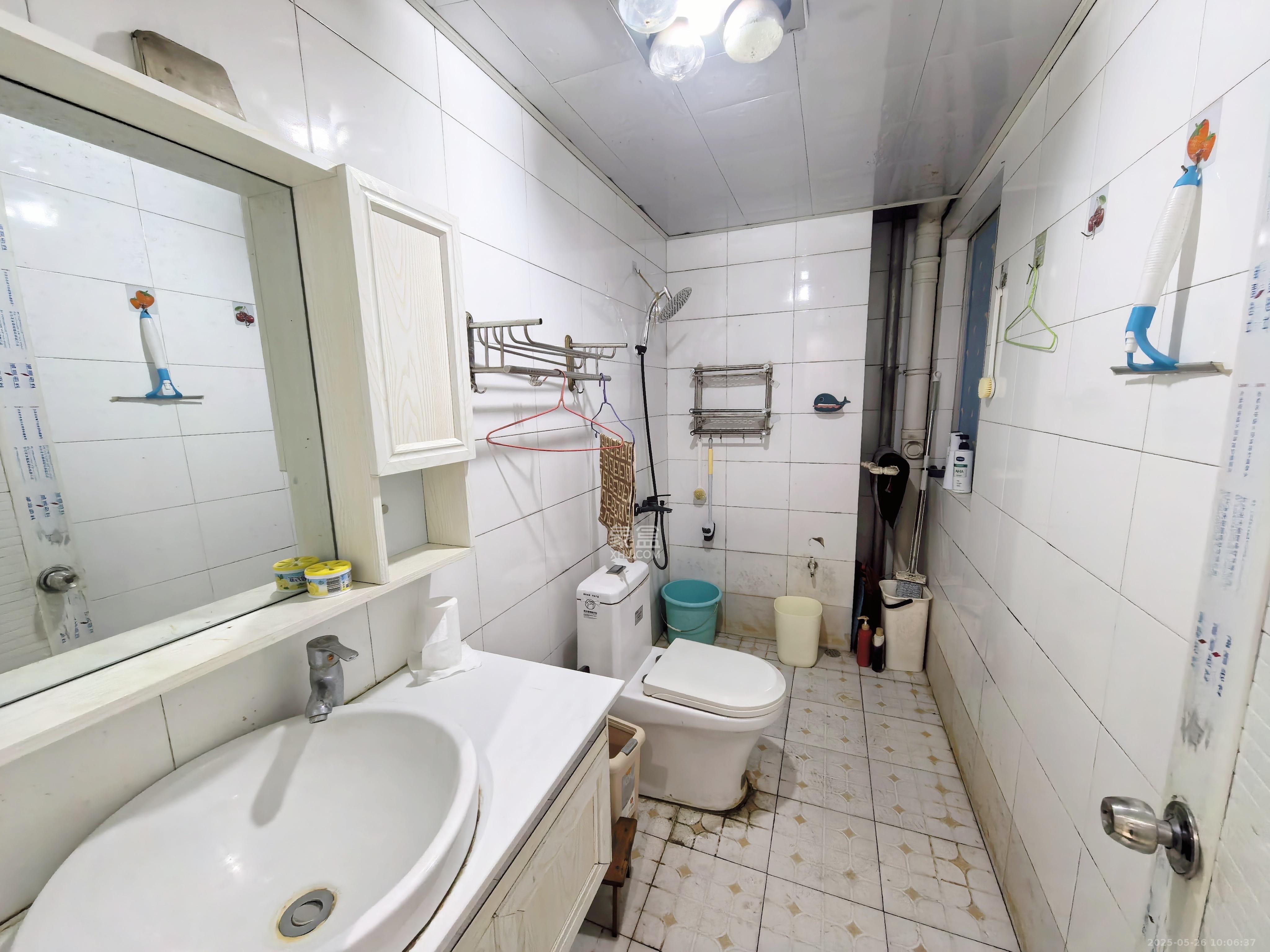 华菱新城地标  2室2厅1卫   2200.00元/月室内图