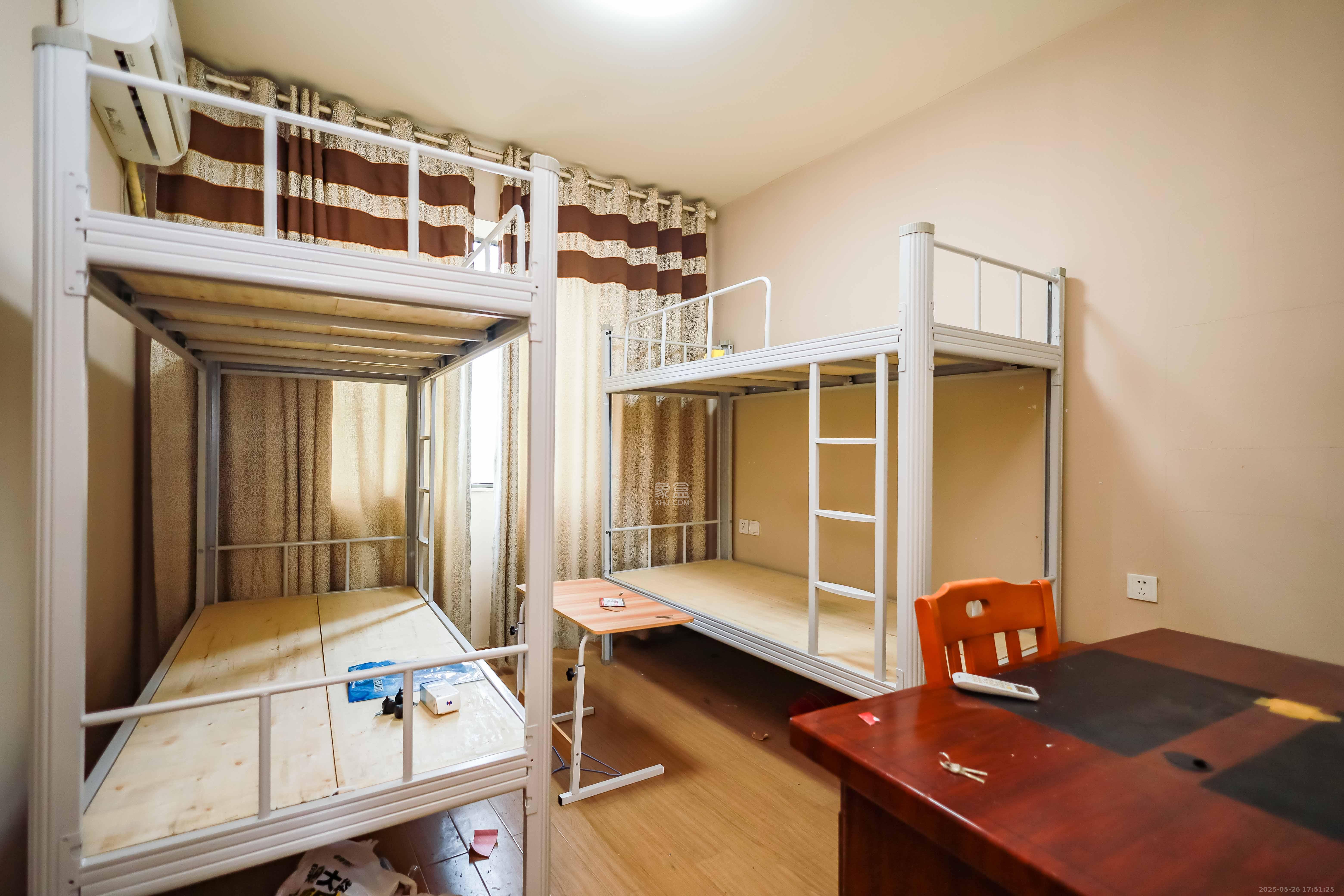 麓谷小镇 3室2厅2卫 71.5万 麓谷小镇 3室2厅2卫 71.5万卧室