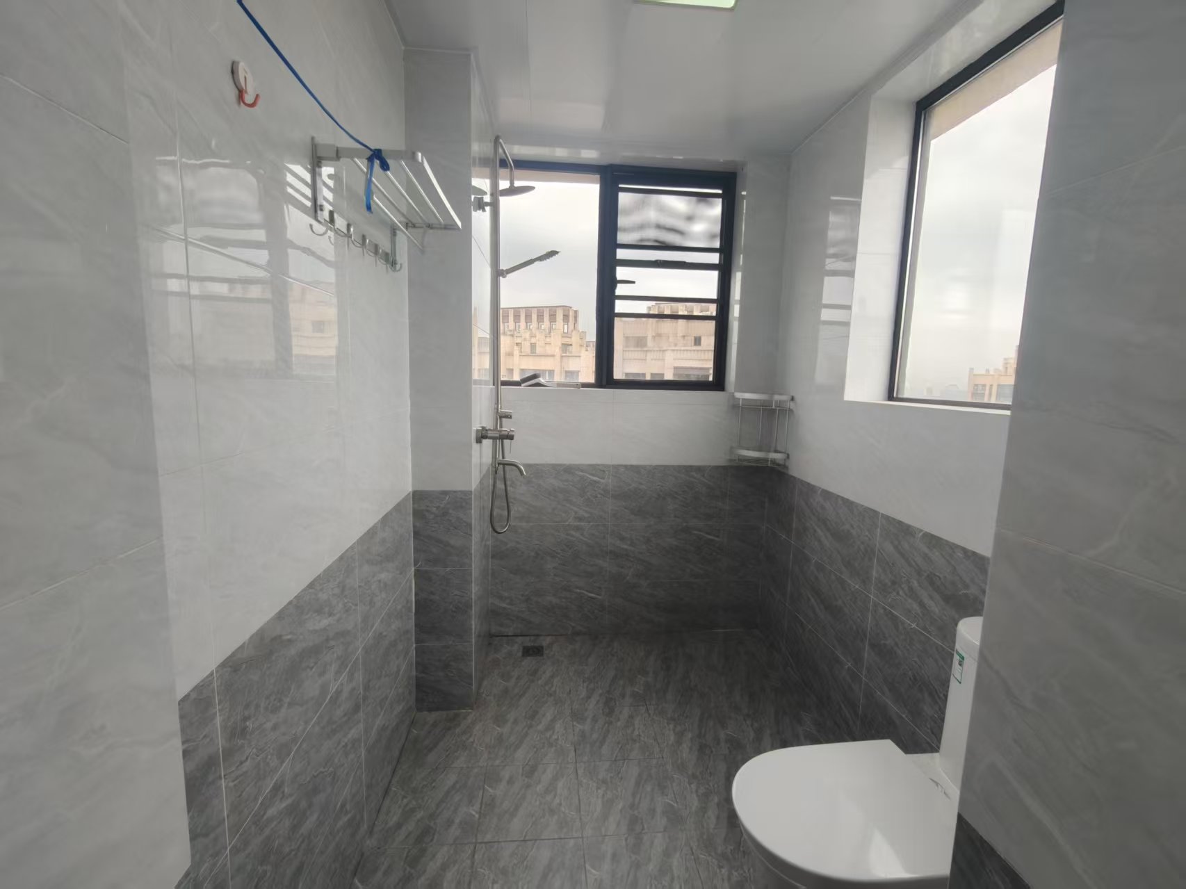 恩祥新城 5室2厅2卫 4000.0元/月 恩祥新城 5室2厅2卫 4000.0元/月室内图