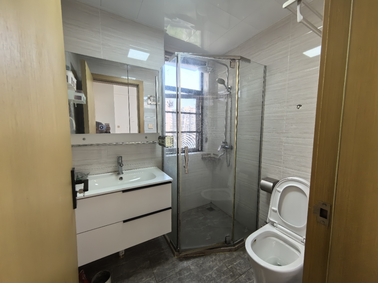 伊泰天骄二期 2室2厅1卫 136.0万 伊泰天骄二期 2室2厅1卫 136.0万室内图