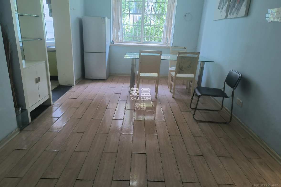 鑫邮小区 3室2厅2卫 2000.0元/月 鑫邮小区 3室2厅2卫 2000.0元/月室内图