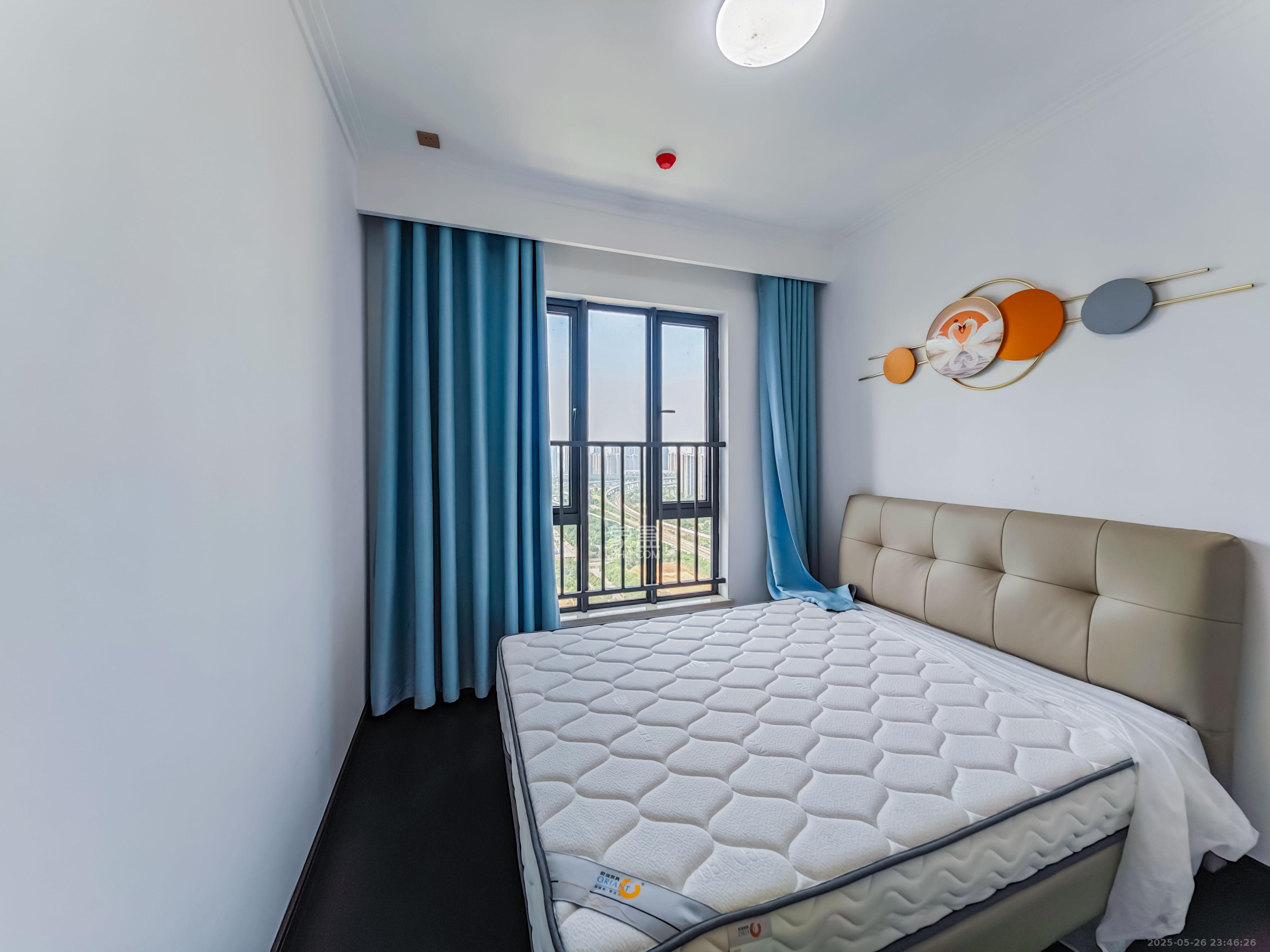 绿地长沙城际空间站(柏仕佳苑) 4室2厅2卫 185.0万 绿地长沙城际空间站(柏仕佳苑) 4室2厅2卫 185.0万卧室