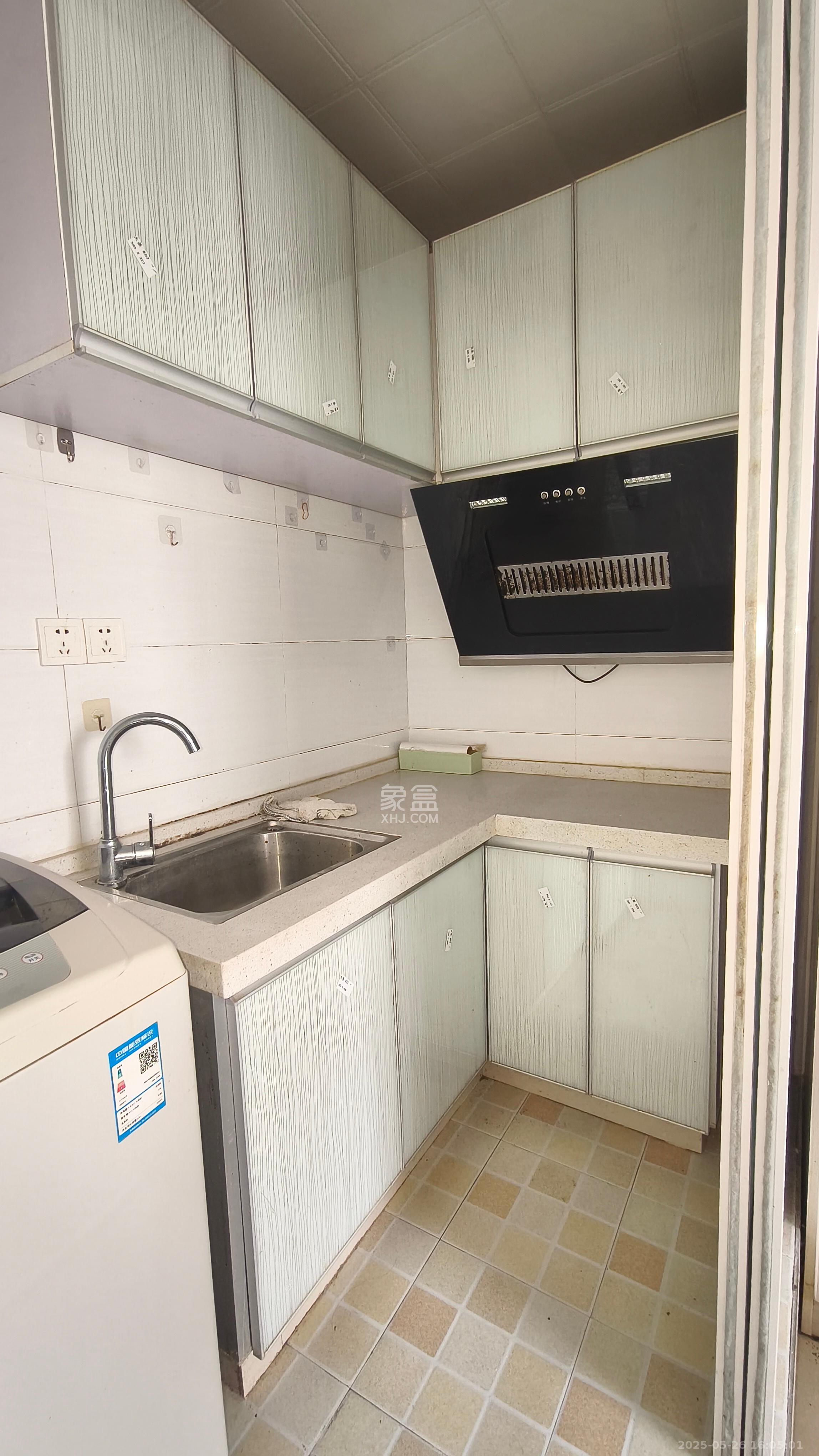 湘绣城 1室1厅1卫 680.0元/月 湘绣城 1室1厅1卫 680.0元/月室内图