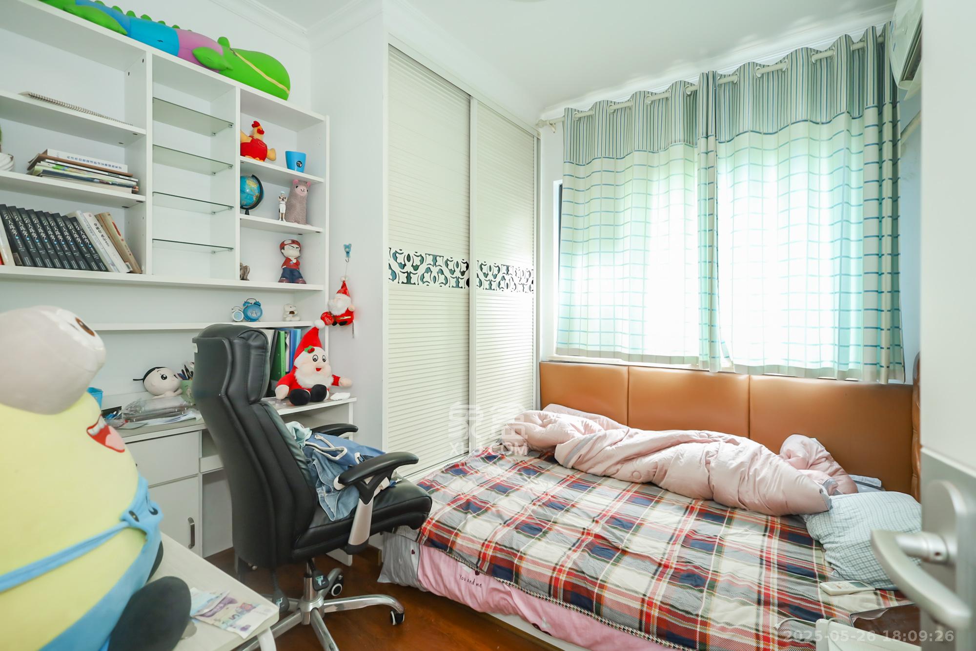 钰龙天下二期(钰龙佳园) 3室2厅2卫 262.0万 钰龙天下二期(钰龙佳园) 3室2厅2卫 262.0万卧室