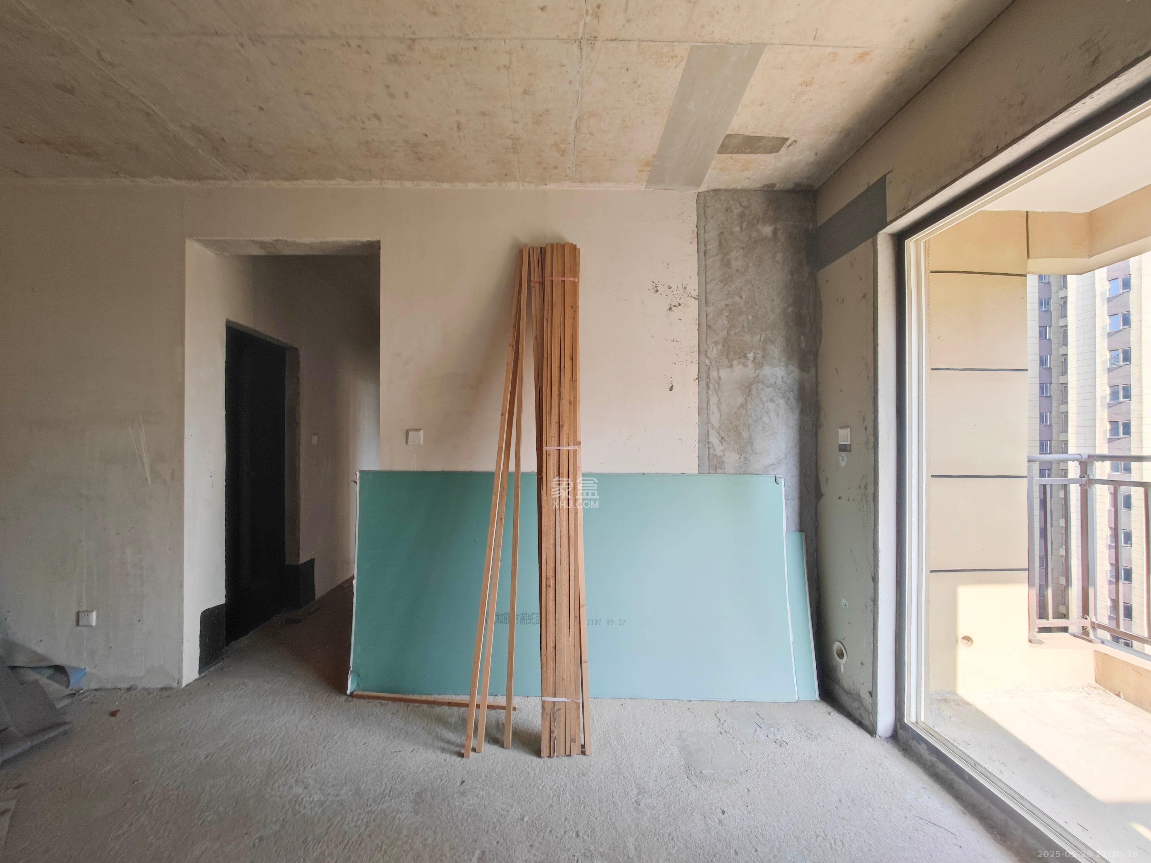 保利东郡  3室2厅1卫    54.0万 保利东郡  3室2厅1卫    54.0万客厅