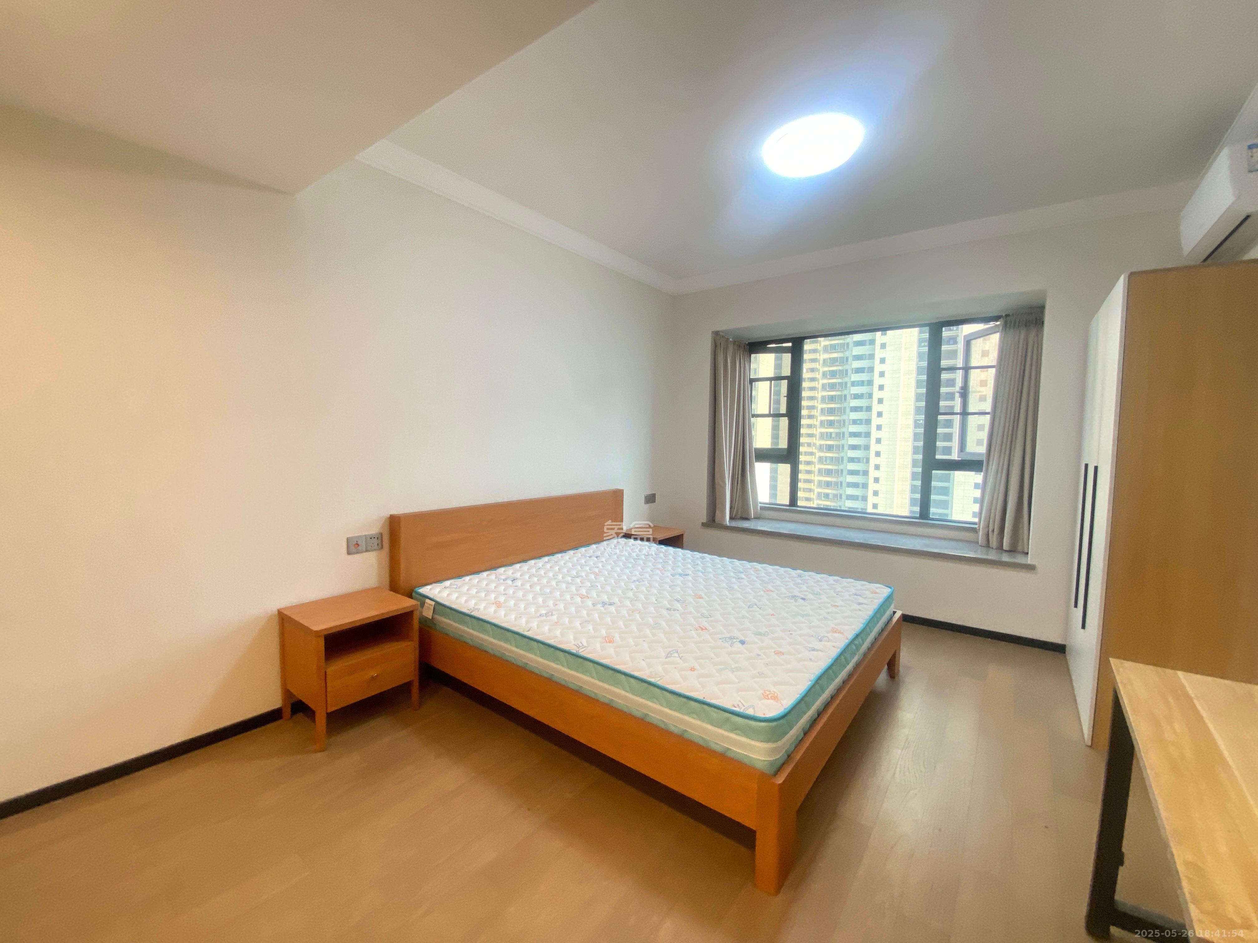中海阅溪府  5室2厅2卫   3500.00元/月室内图