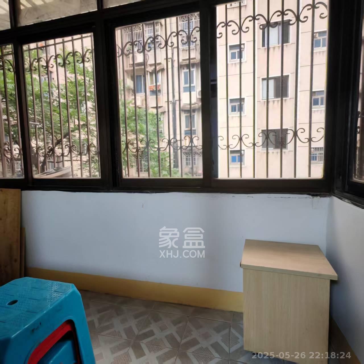 五一东村  2室1厅1卫   1400.00元/月室内图