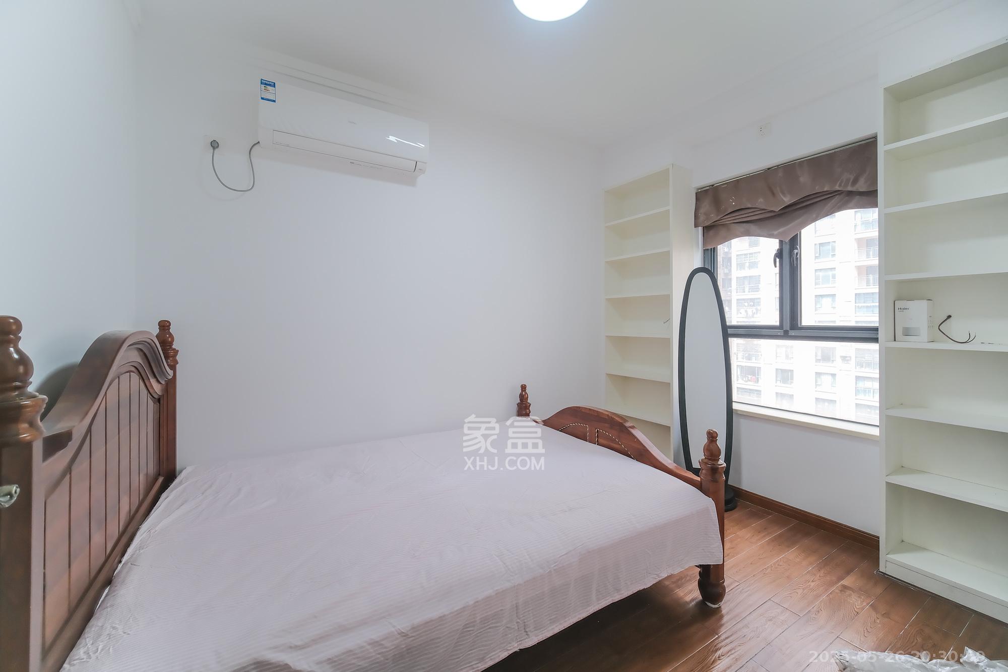 三一街区  3室2厅2卫    85.8万 三一街区  3室2厅2卫    85.8万卧室