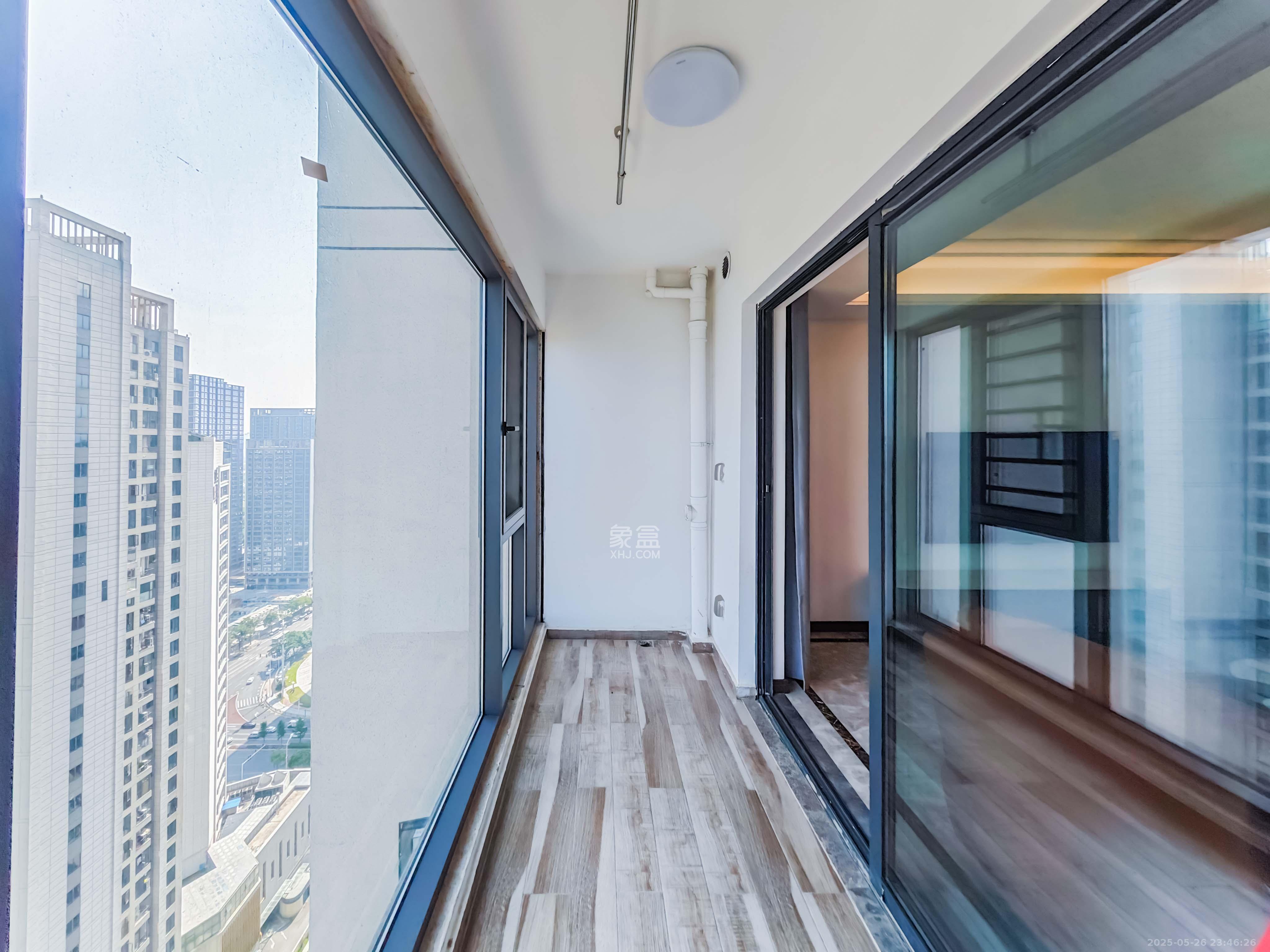 绿地长沙城际空间站(柏仕佳苑) 4室2厅2卫 185.0万 绿地长沙城际空间站(柏仕佳苑) 4室2厅2卫 185.0万阳台