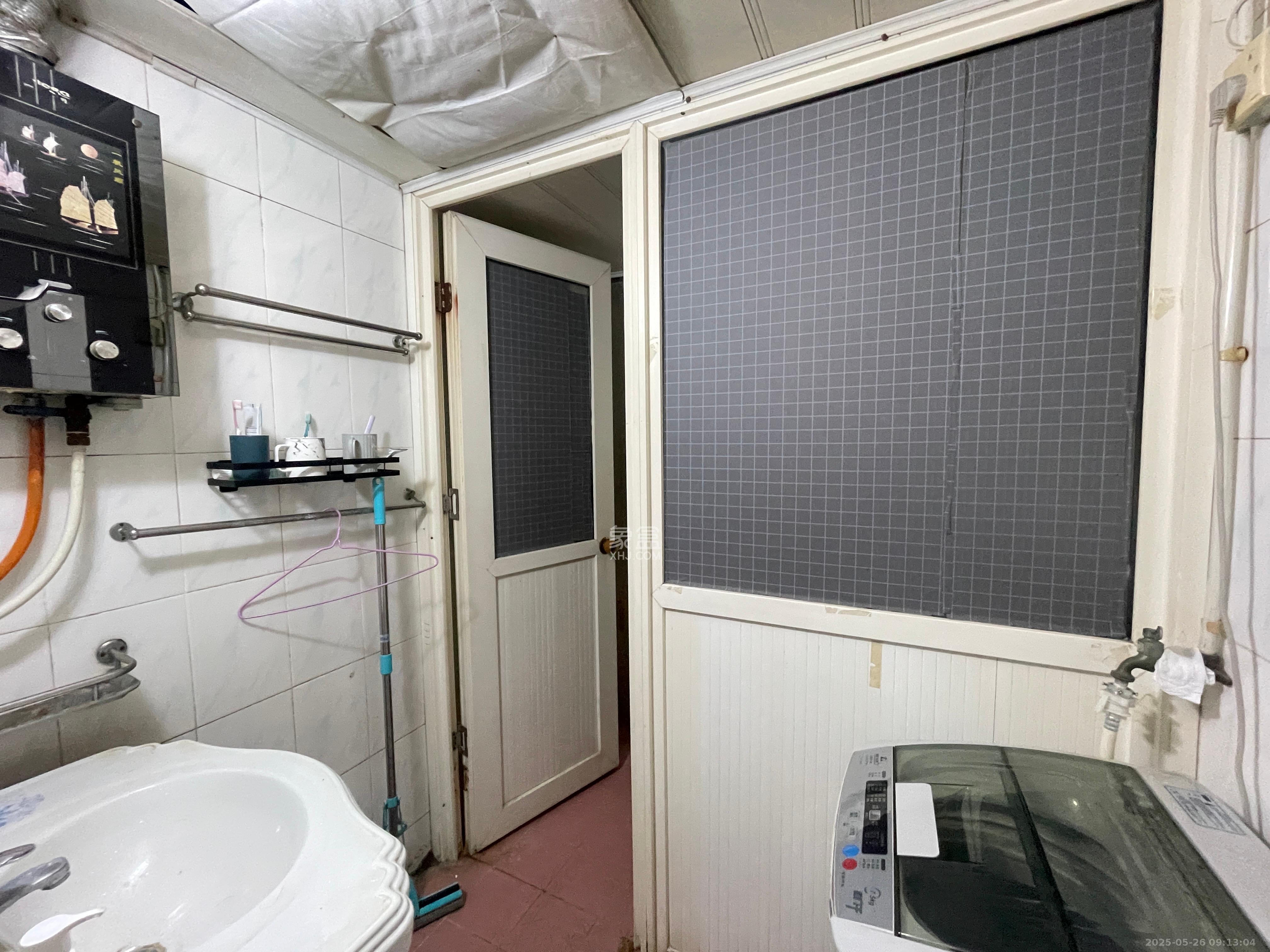 二机小区  3室2厅1卫   1600.00元/月室内图