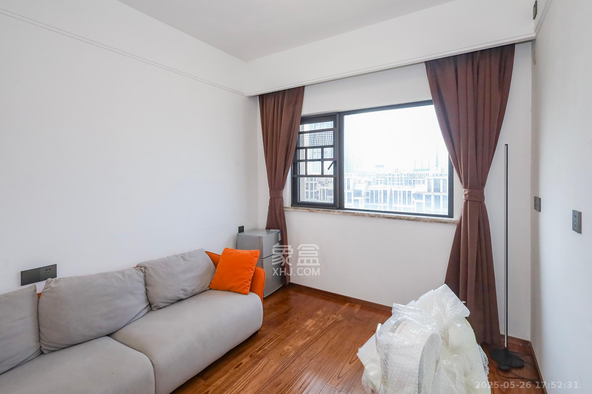 万科里金域滨江 4室2厅2卫 400.0万 万科里金域滨江 4室2厅2卫 400.0万卧室