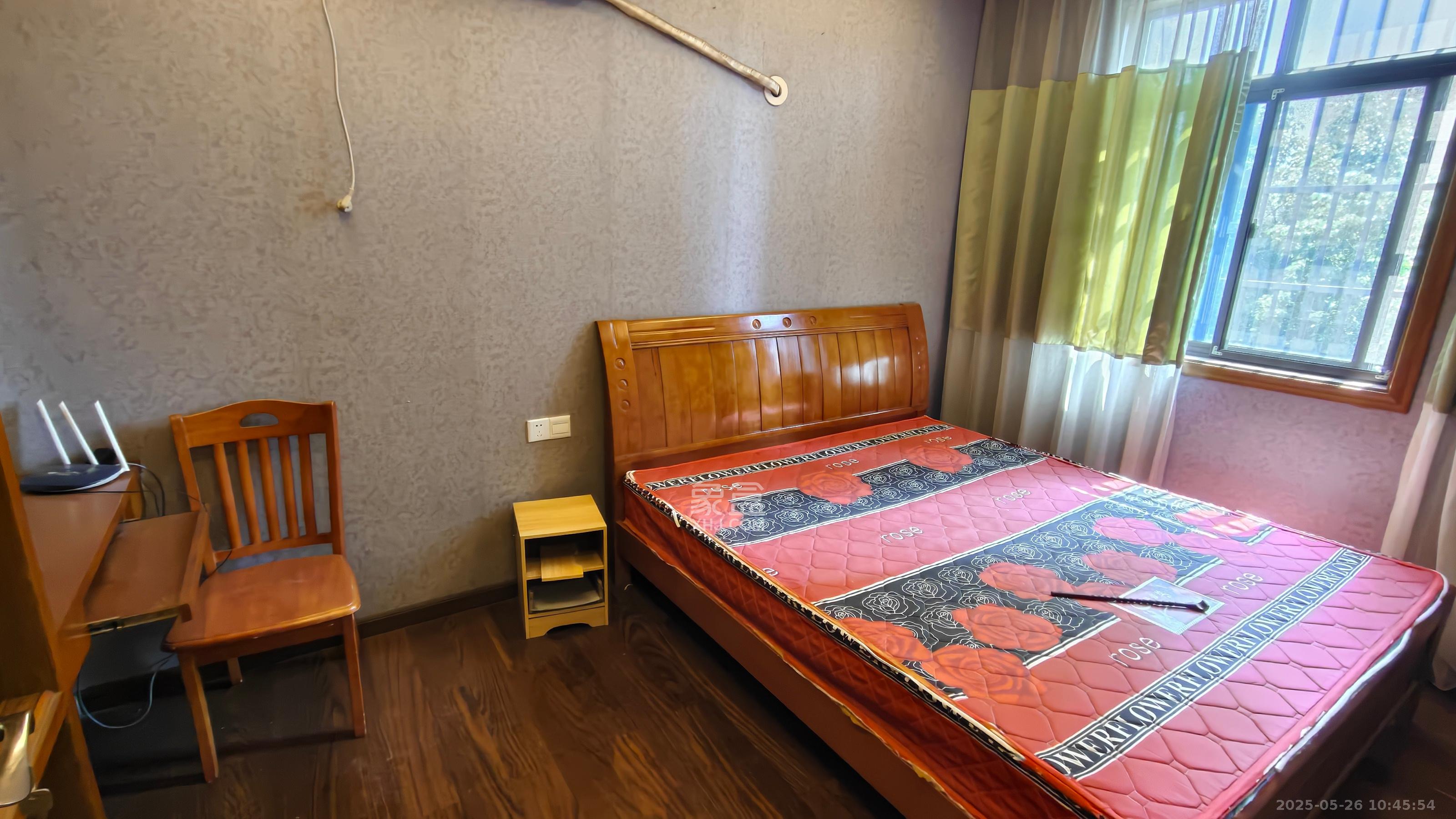 三景华御  3室1厅1卫   1600.00元/月室内图