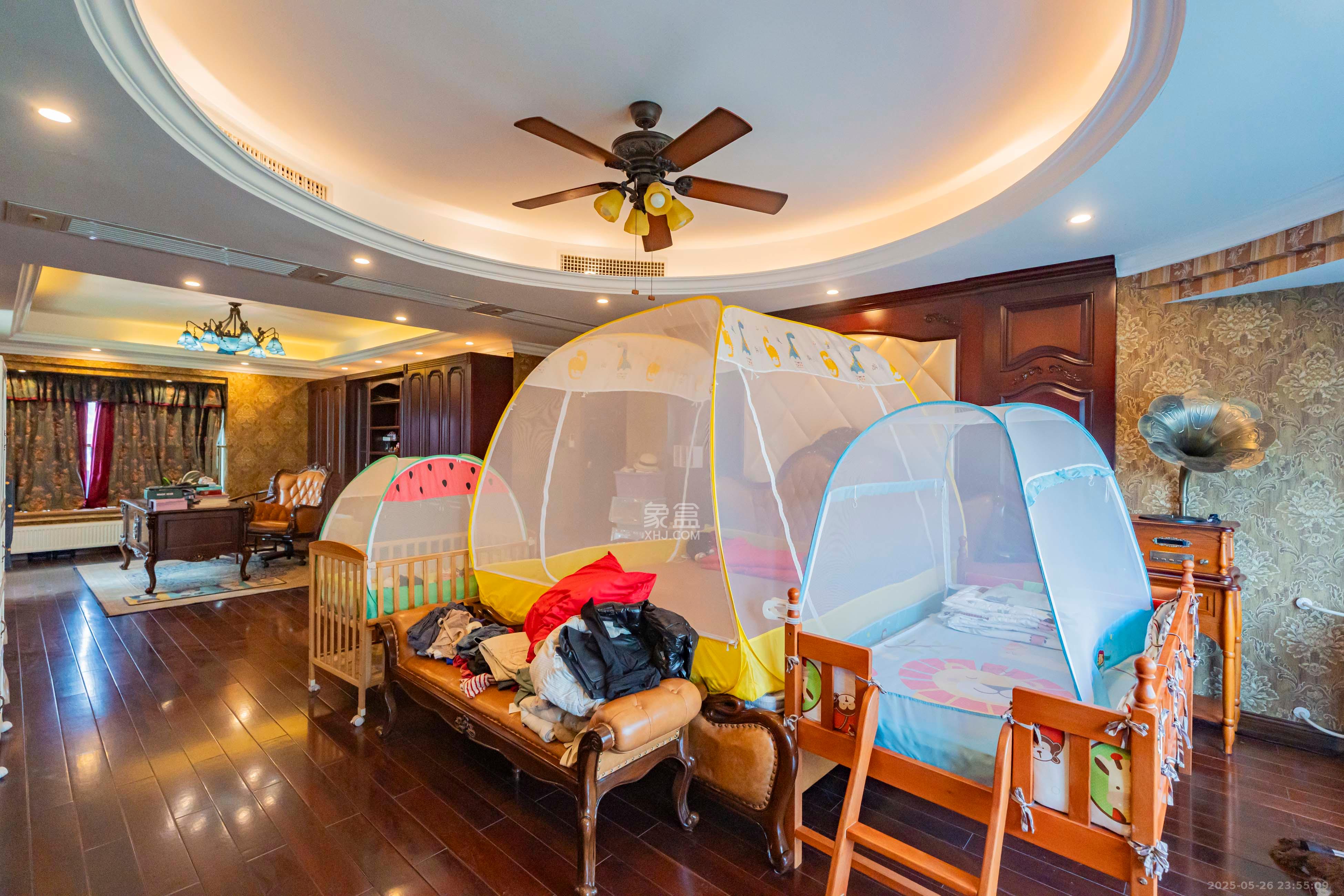 恒大雅苑 5室2厅3卫 280.0万 恒大雅苑 5室2厅3卫 280.0万卧室