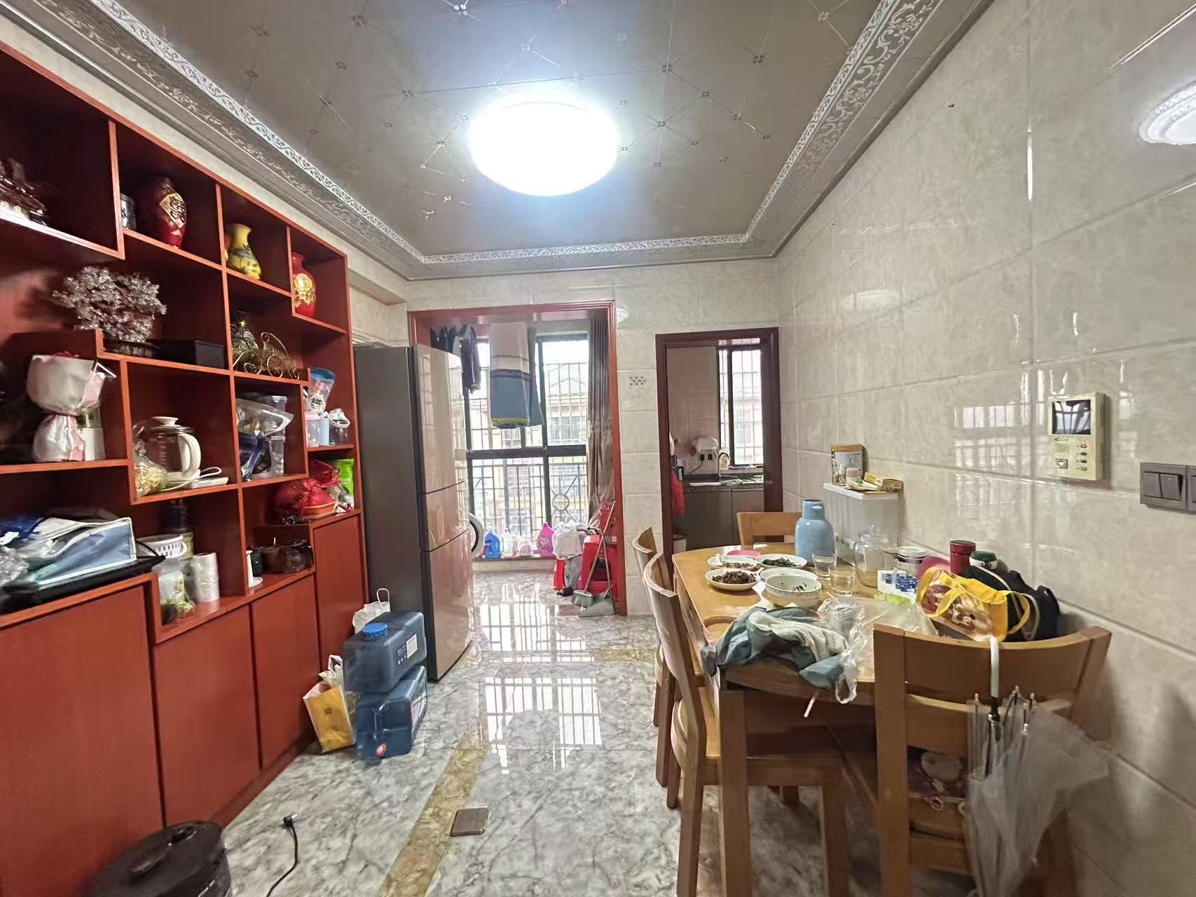 滨江花园 4室2厅3卫 62.8万 滨江花园 4室2厅3卫 62.8万室内图