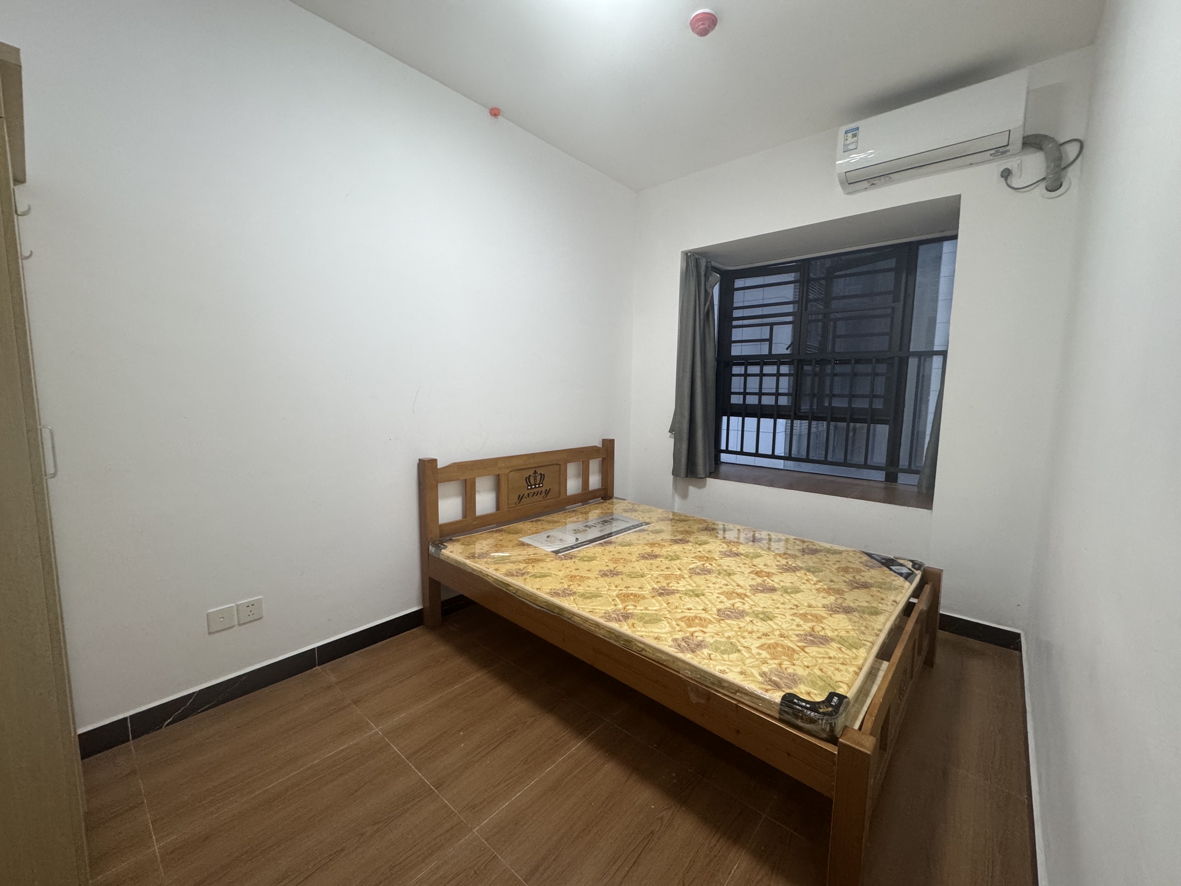 坡博家园一区  3室2厅1卫   2600.00元/月室内图