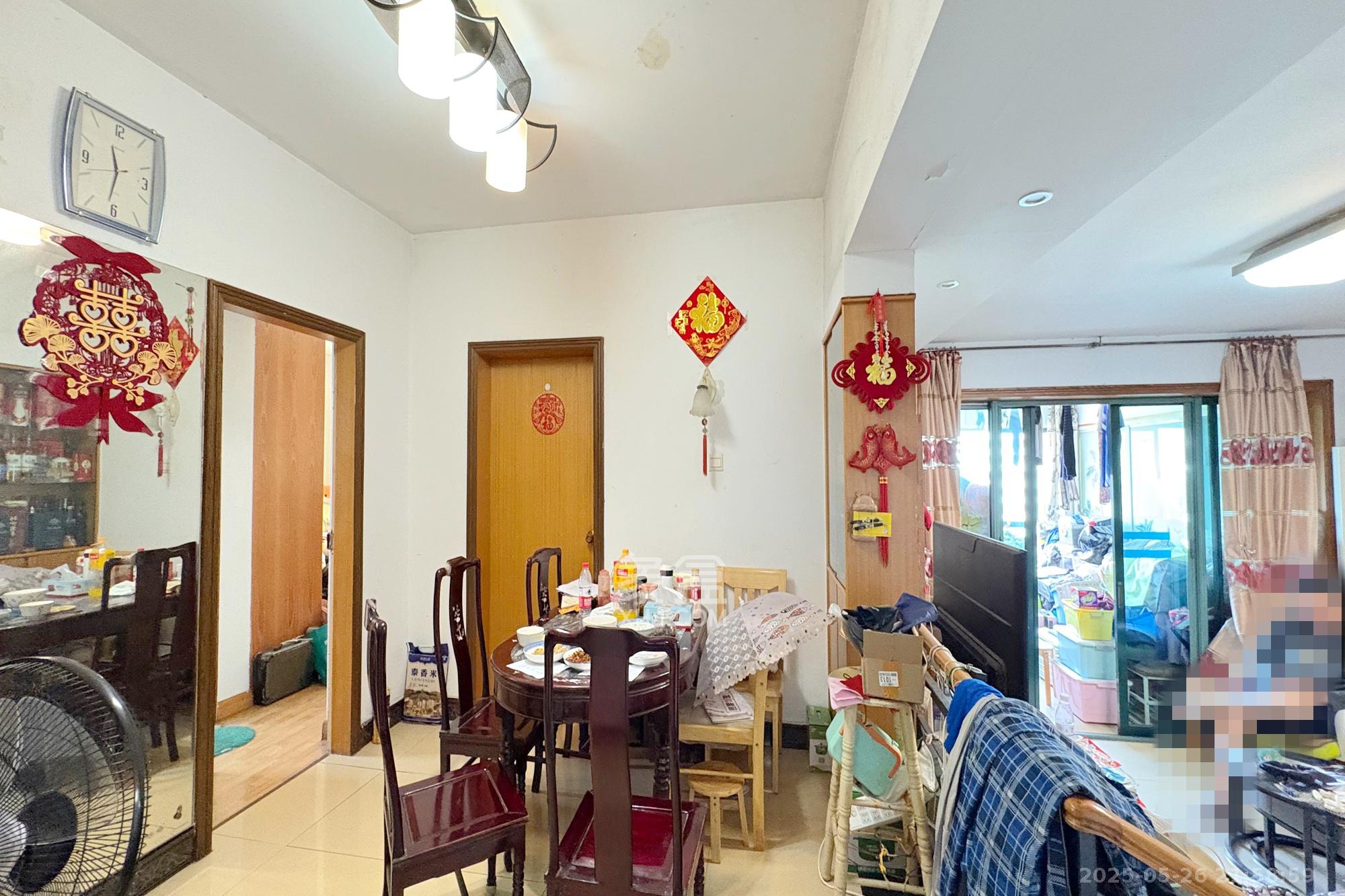 王府花园 3室2厅2卫 107.0万 王府花园 3室2厅2卫 107.0万客厅