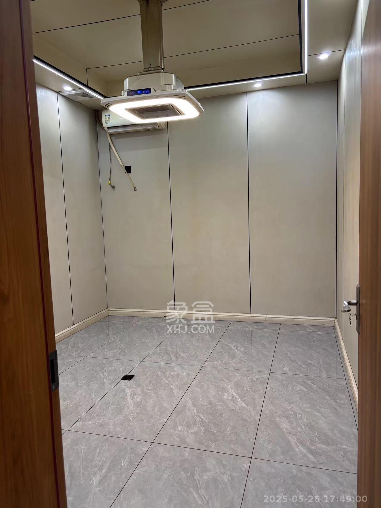 山水人家三期   130.5㎡     4000.00元/月室内图